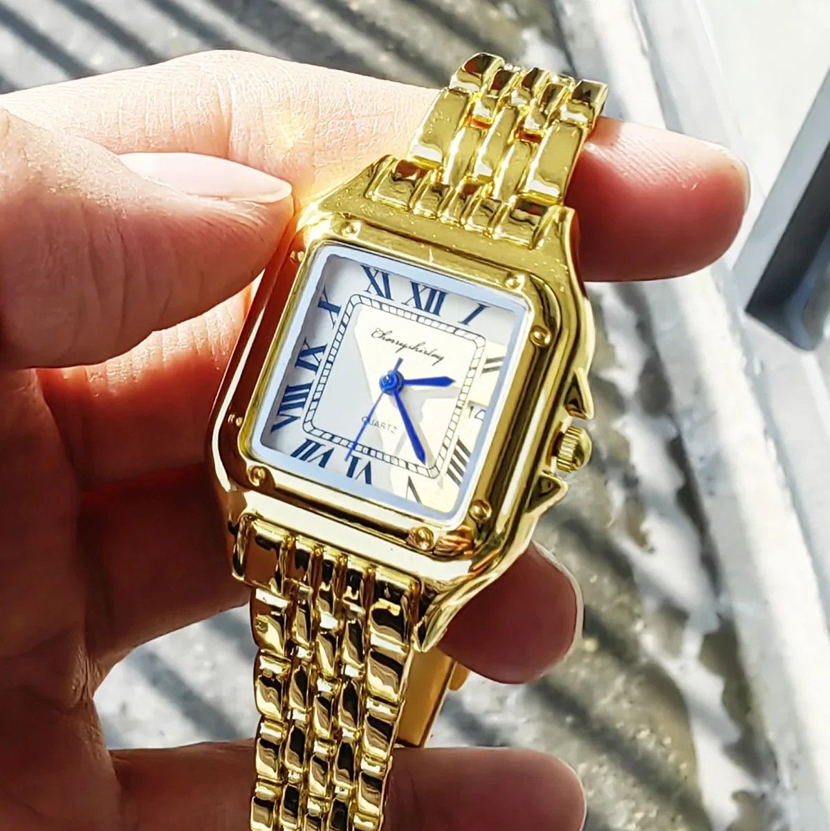 VIBE Vintage 90s vintage retro luxury style quartz Gold watch Size ONE SIZE - 1 Thumbnail
