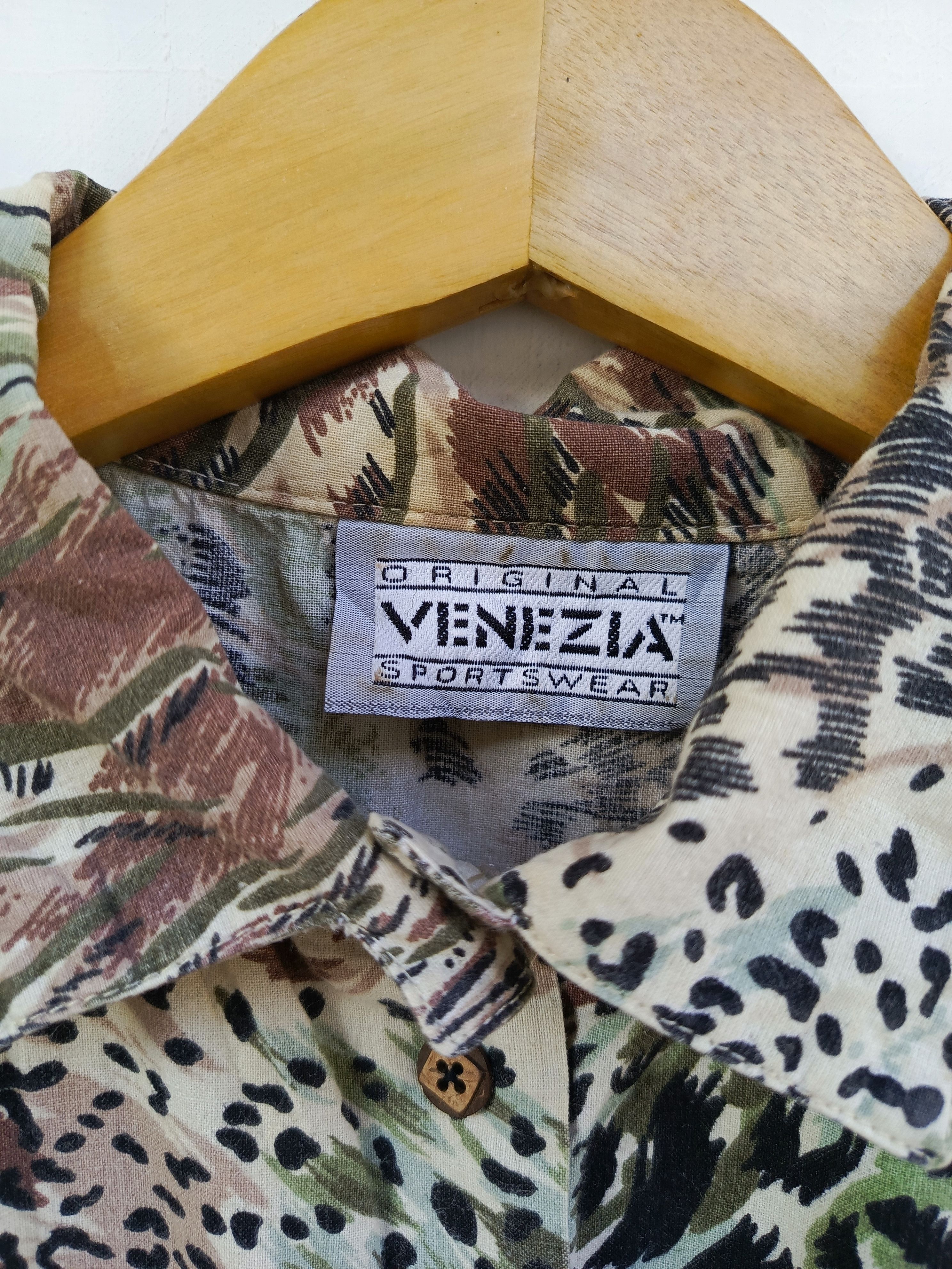 Other Original Venezia sportswear leopard pattern shirt Size US L / EU 52-54 / 3 - 5 Thumbnail