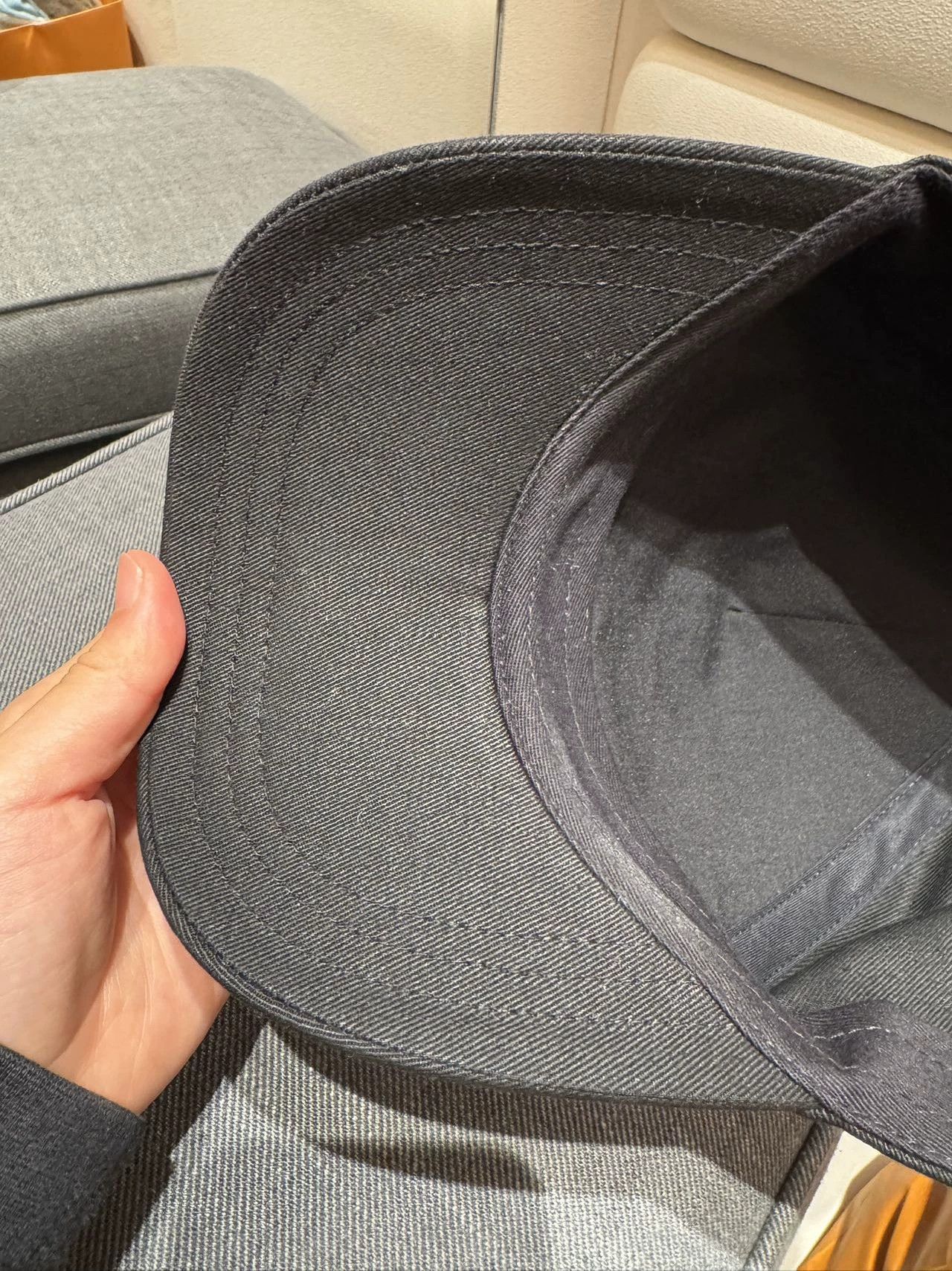 Yves Saint Laurent YSL Black Cap 59 Pre-Owned Size ONE SIZE - 7 Thumbnail