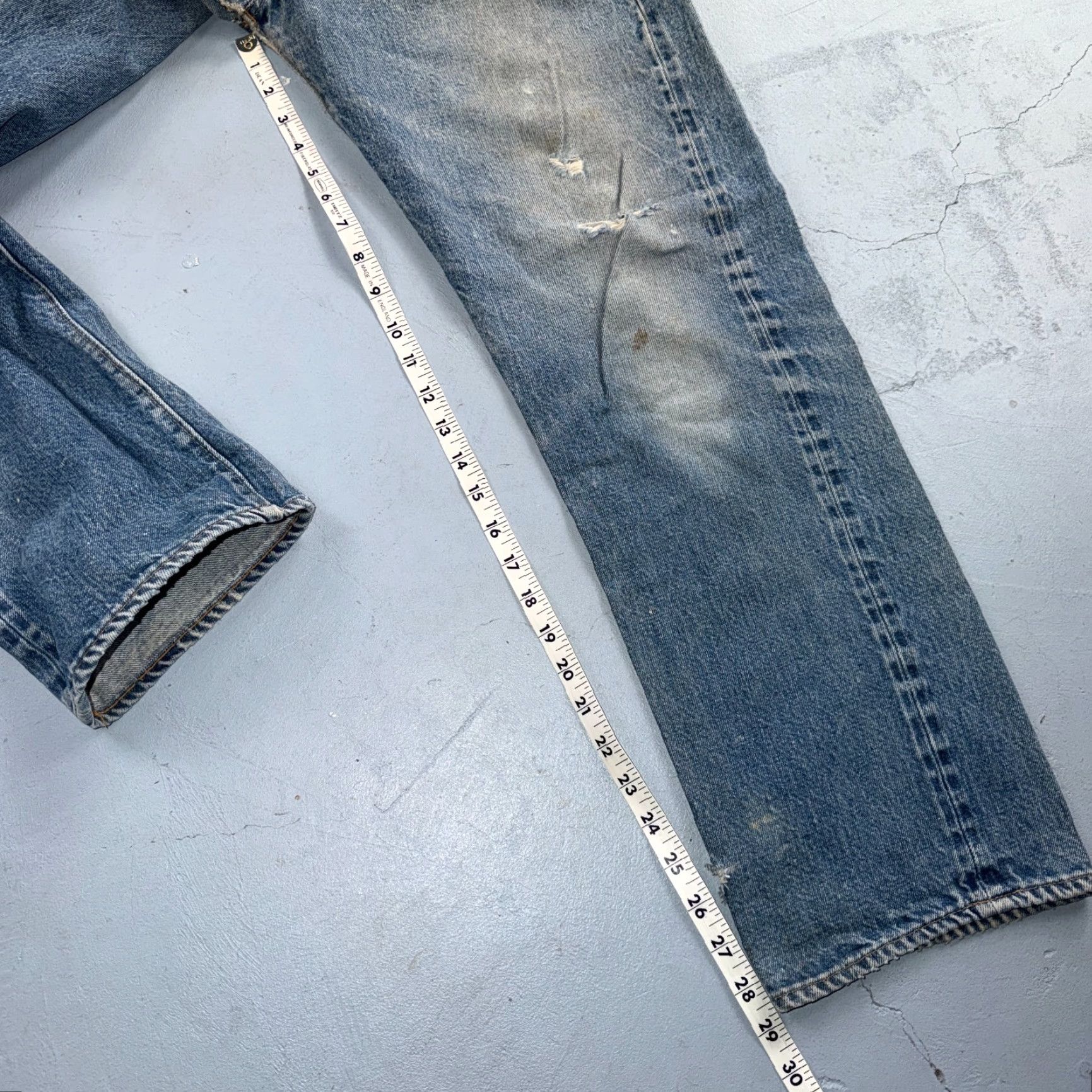 Levi's VINTAGE Levi's 501 Jeans Light Wash 35x34 80s USA Selvedge 5-Pocket Denim Straight Mens Blue Cotton Belted Distressed N/A Size US 35 - 6 Thumbnail