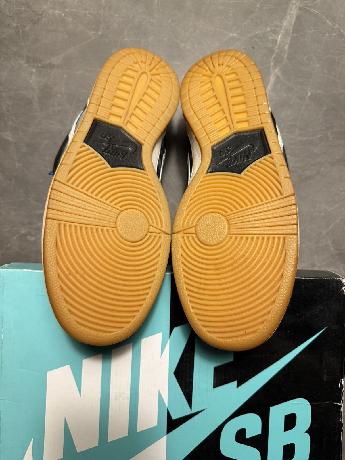 Nike SB Nike SB Dunk Low Fast Times Size US 11 / EU 44 - 6 Thumbnail