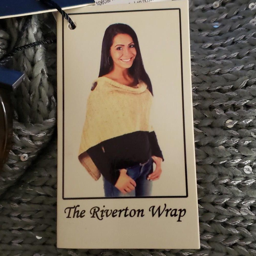 Designer CT824 Riverton Wrap NWT Gray with Silver Sequins Size ONE SIZE - 8 Thumbnail