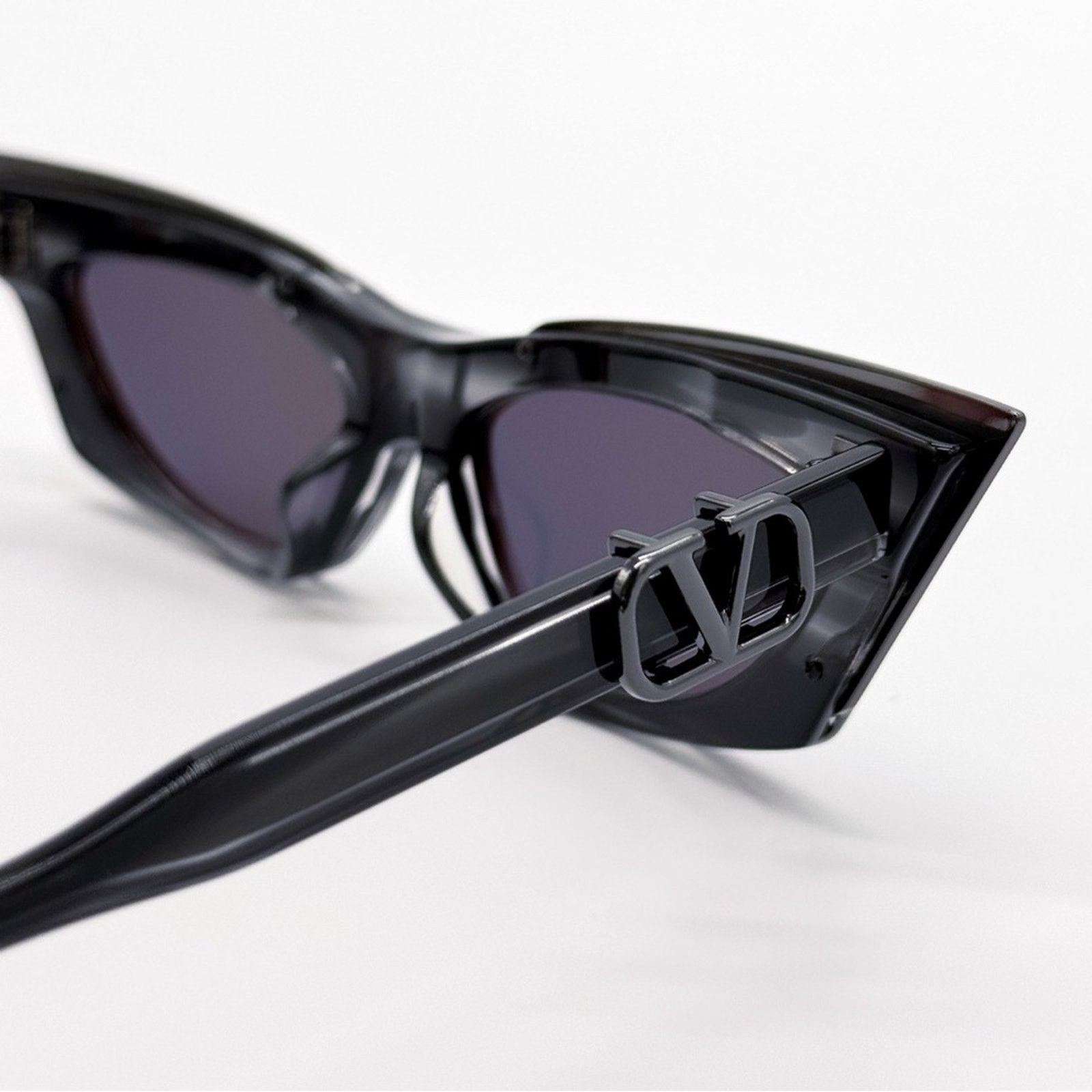 Valentino New! Valentino V GoldCut I VLS 113B Black Sunglasses Size ONE SIZE - 6 Thumbnail