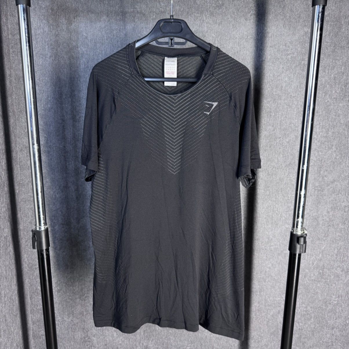 Gymshark Gymshark t shirt size L Size US L / EU 52-54 / 3 - 1 Thumbnail