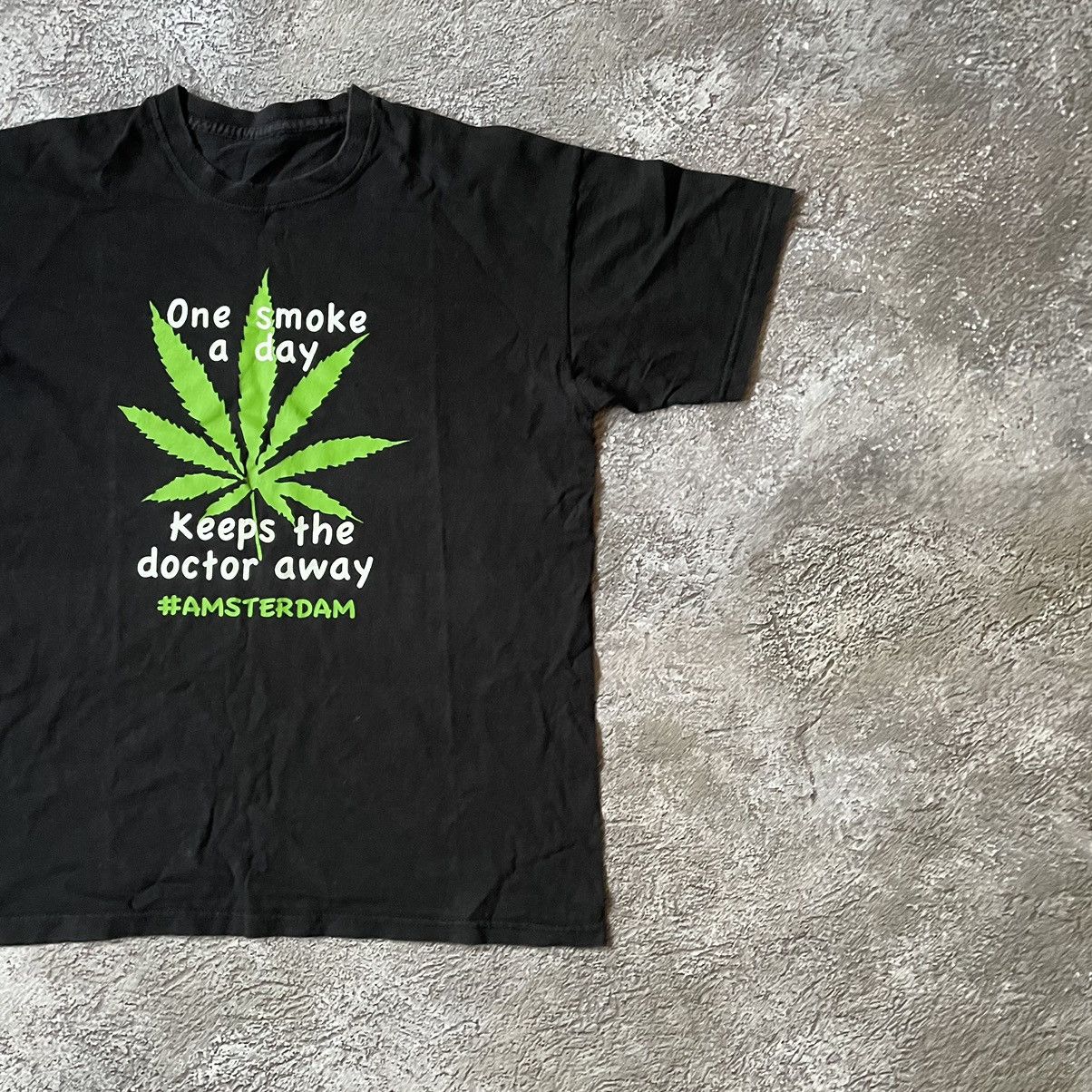 Vintage Vintage Y2K Graphic Tee Weed Leaf Funny Print Black Grail M Size US M / EU 48-50 / 2 - 3 Thumbnail