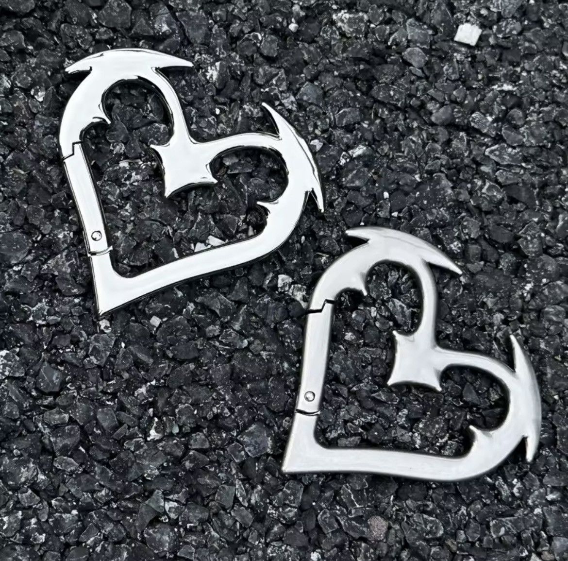 Japanese Brand Goth Heart Carabiner Size ONE SIZE - 2 Thumbnail