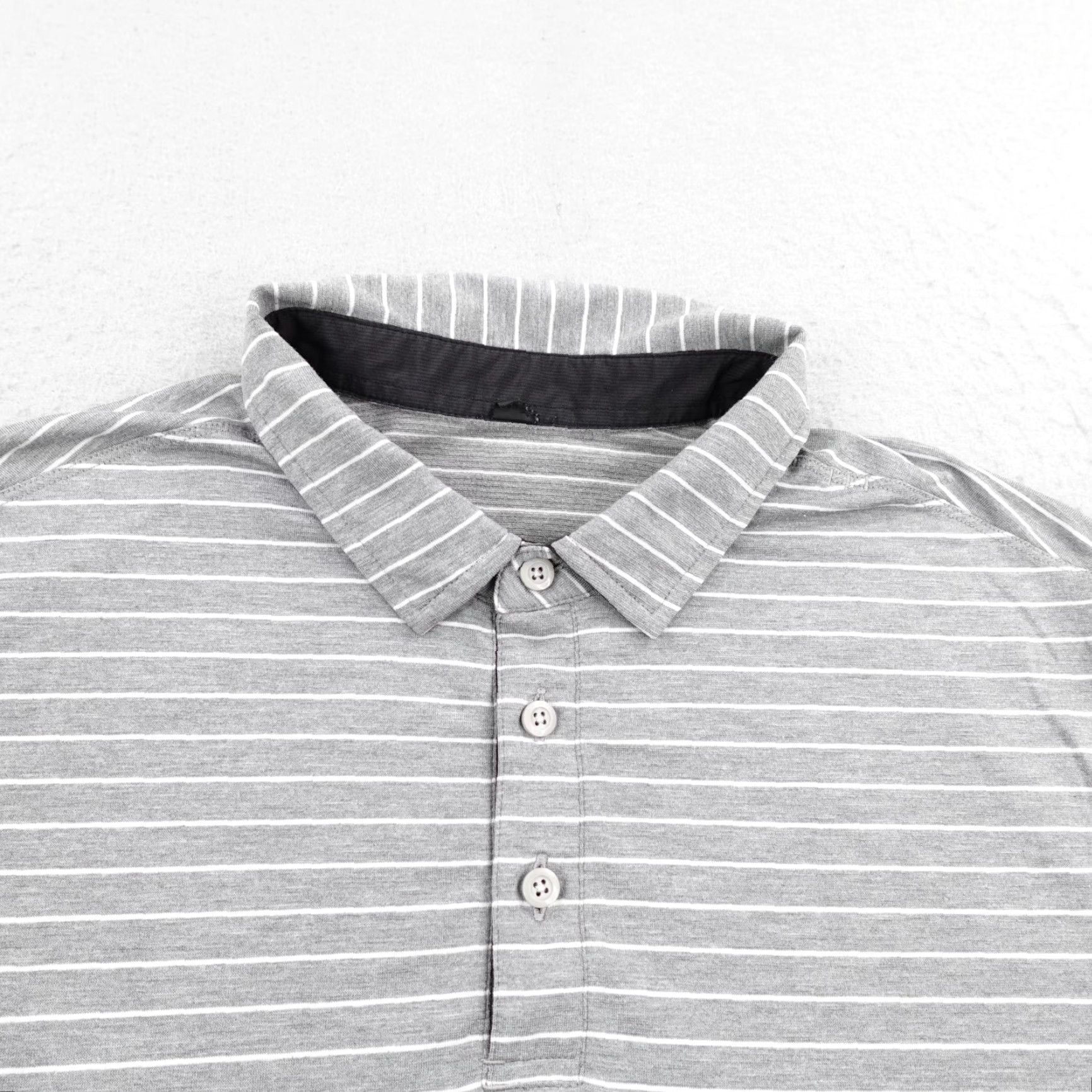 Lululemon Lululemon Polo Shirt Mens Medium Gray White Stripes Evolution Performance Golf Shirt Size US M / EU 48-50 / 2 - 2 Thumbnail