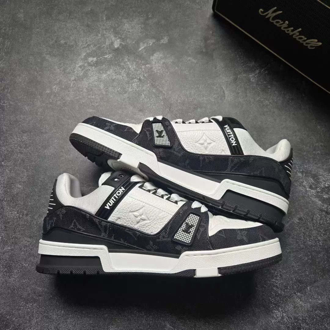 Louis Vuitton Louis Vuitton Training Black Lowtop Sneakers 41 Men Size US 8.5 / EU 41-42 - 1 Thumbnail