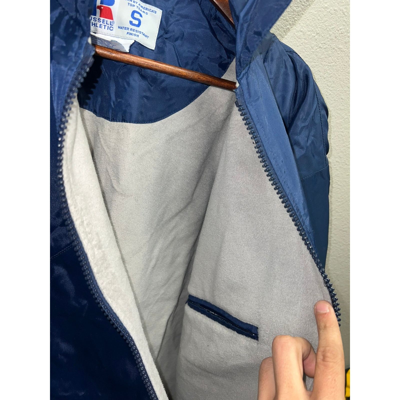 Vintage Vintage Russell Athletic Blue Jacket Water Resistant VTG L Size US L / EU 52-54 / 3 - 7 Thumbnail
