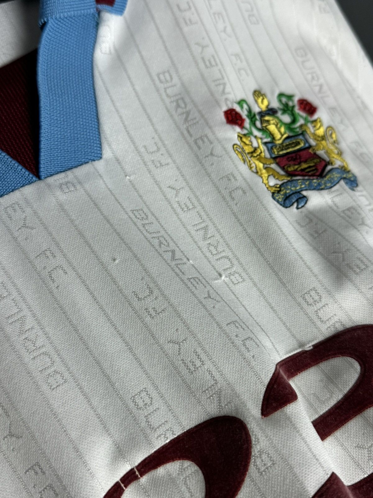 Other Burnley 99/00 Away Football Jersey Size US XL / EU 56 / 4 - 12 Thumbnail