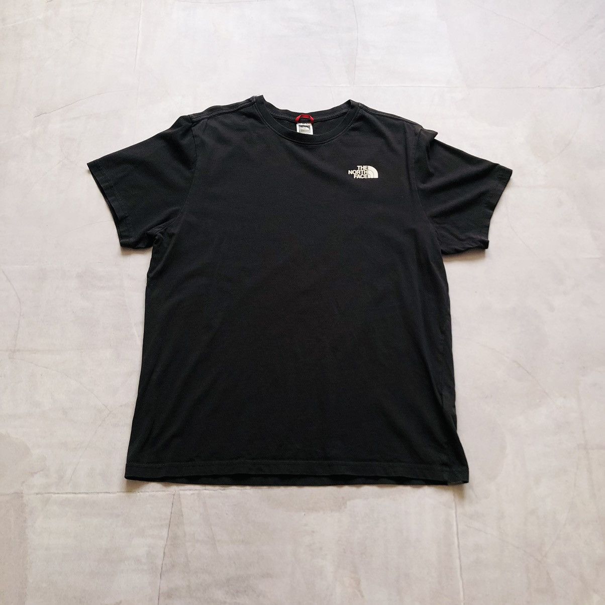 The North Face The North Face black Chest Printed Logo T-shirt Tee Y2K Size US L / EU 52-54 / 3 - 1 Thumbnail