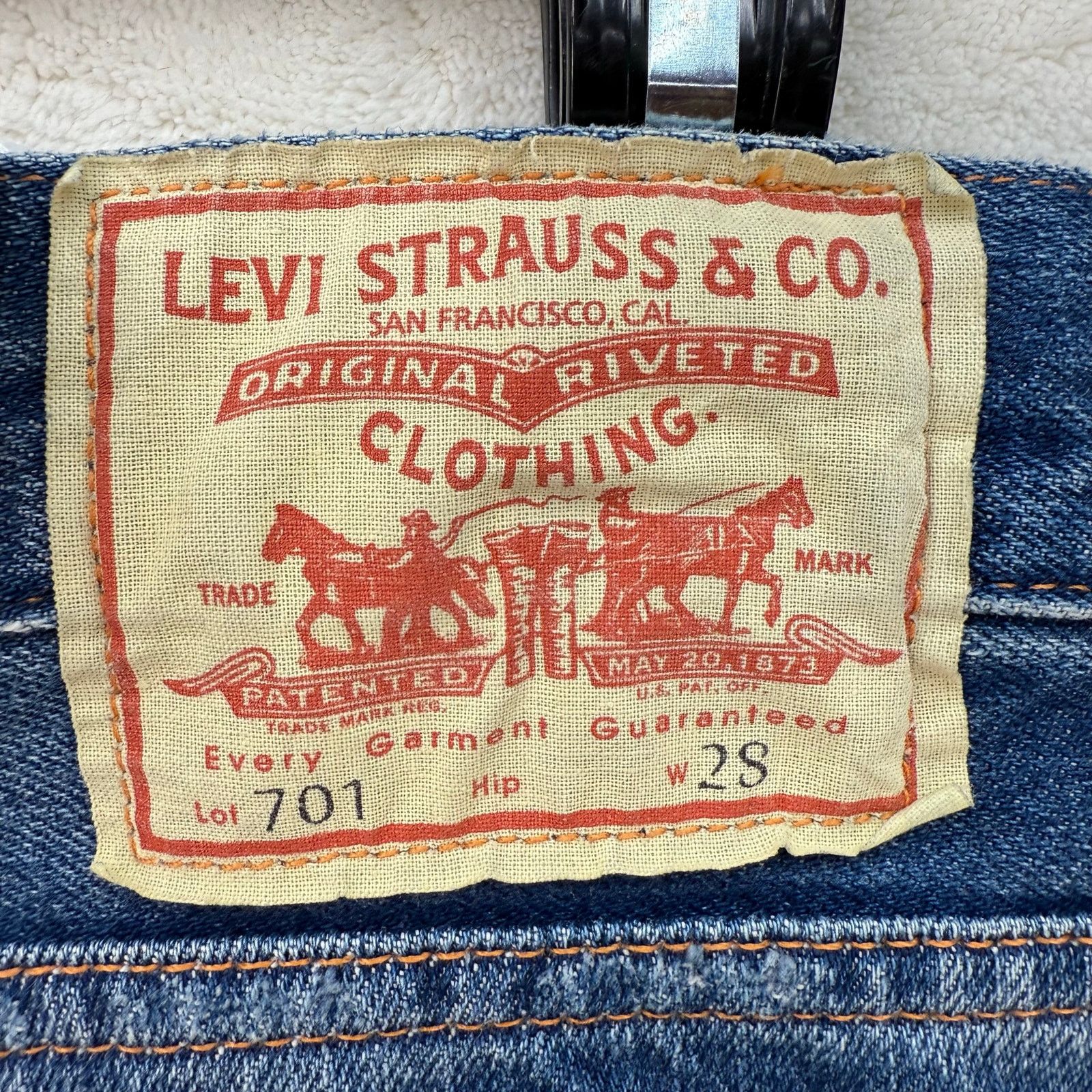 Levi's LEVI'S VINTAGE 1950'S 701 SELVEDGE WOMEN'S 28 # 507010032 Size 28" / US 6 / IT 42 - 9 Thumbnail