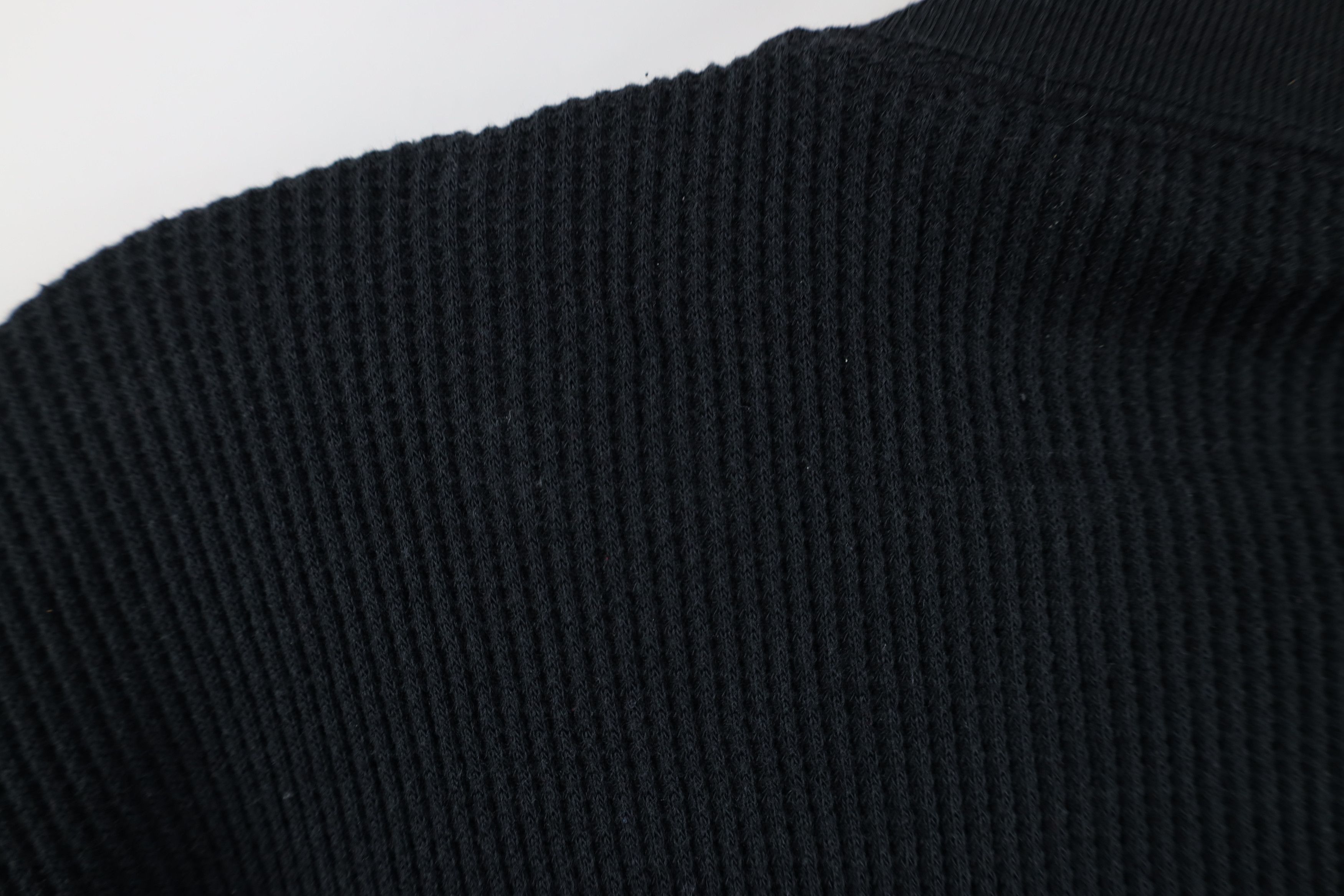 Vintage Vintage 90s Streetwear Waffle Knit Henley T-Shirt Black Size L / US 10 / IT 46 - 11 Thumbnail