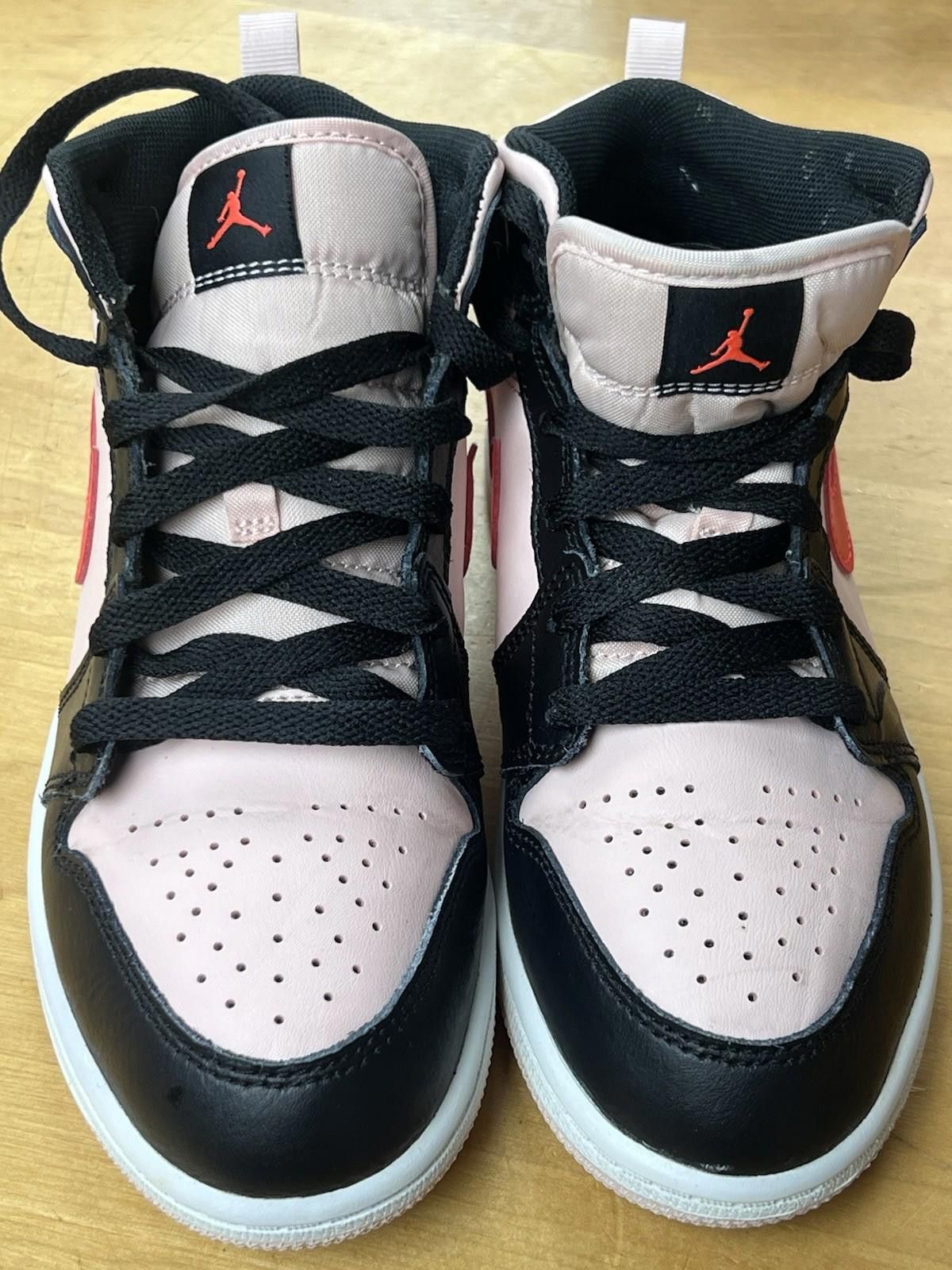 Nike Nike Air Jordan 1 Mid Sz 3Y 640734-604 Basketball Shoes Size US 5 / EU 37 - 1 Thumbnail