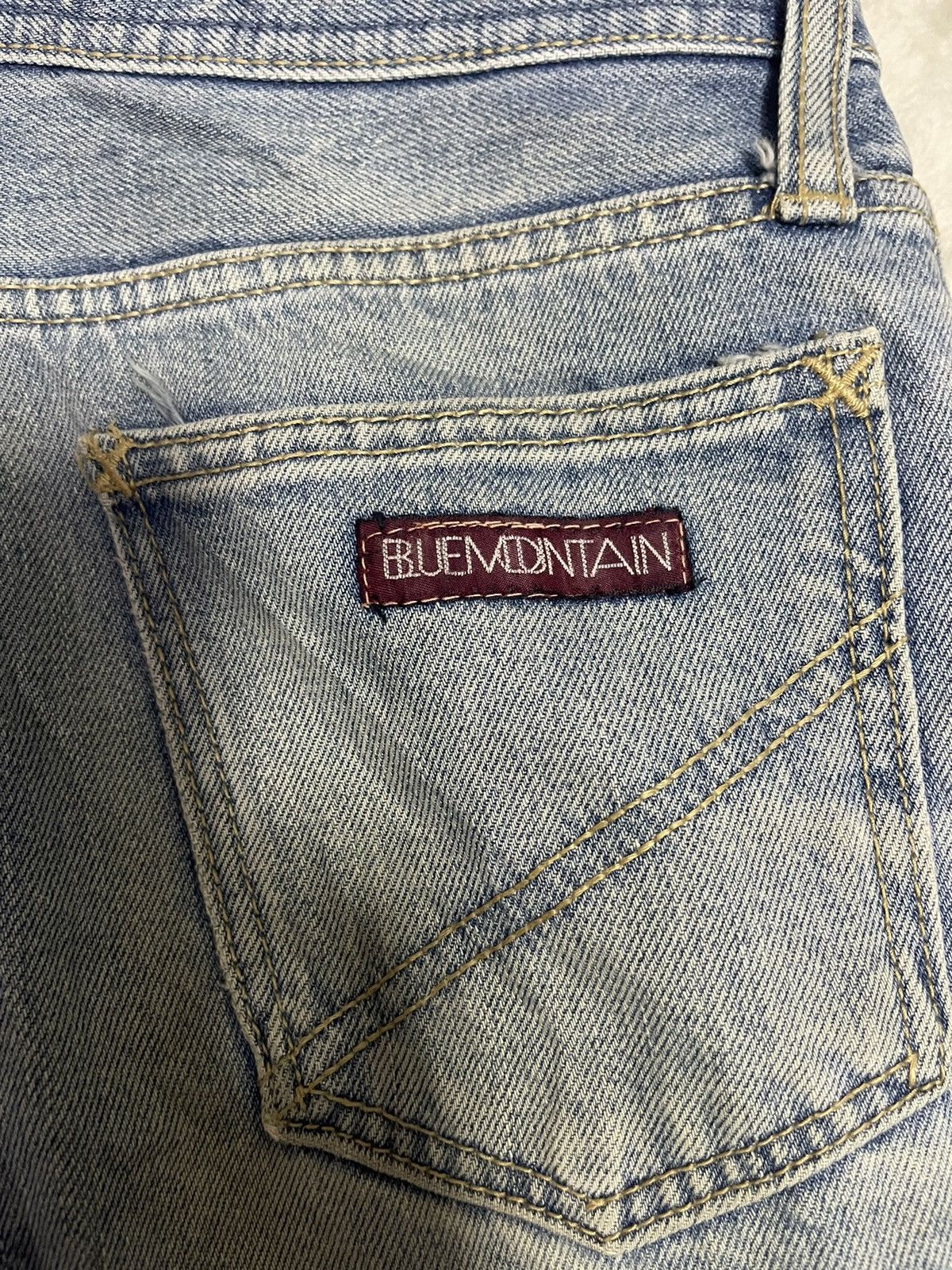 Jean × Vintage Blue Mountain Vintage Jeans (15) Size US 29 - 3 Thumbnail
