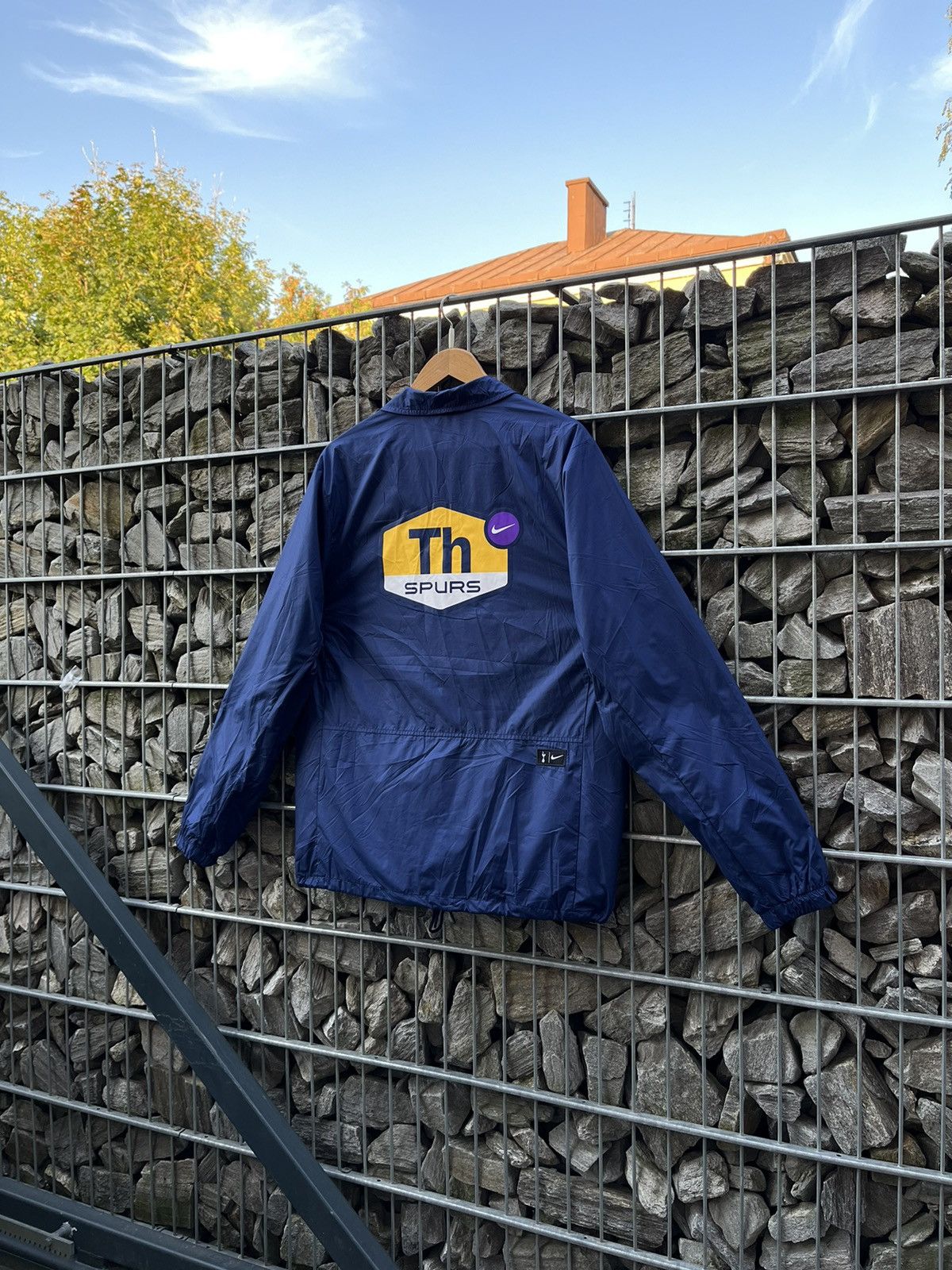 Nike Nike Tn Tottenham Spurs Jacket Coach Y2K Shield Logo Size US L / EU 52-54 / 3 - 2 Thumbnail