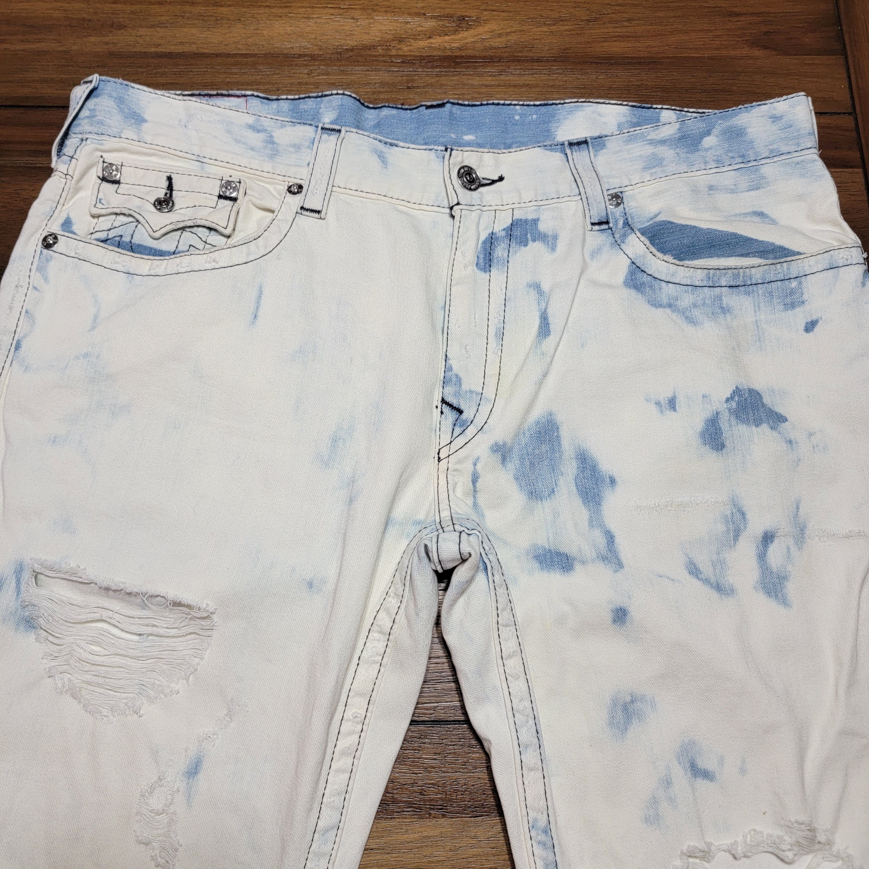True Religion True Religion Shredded Front Acid Washed Straight Jeans - 40 Size 42" / US 20 - 3 Thumbnail