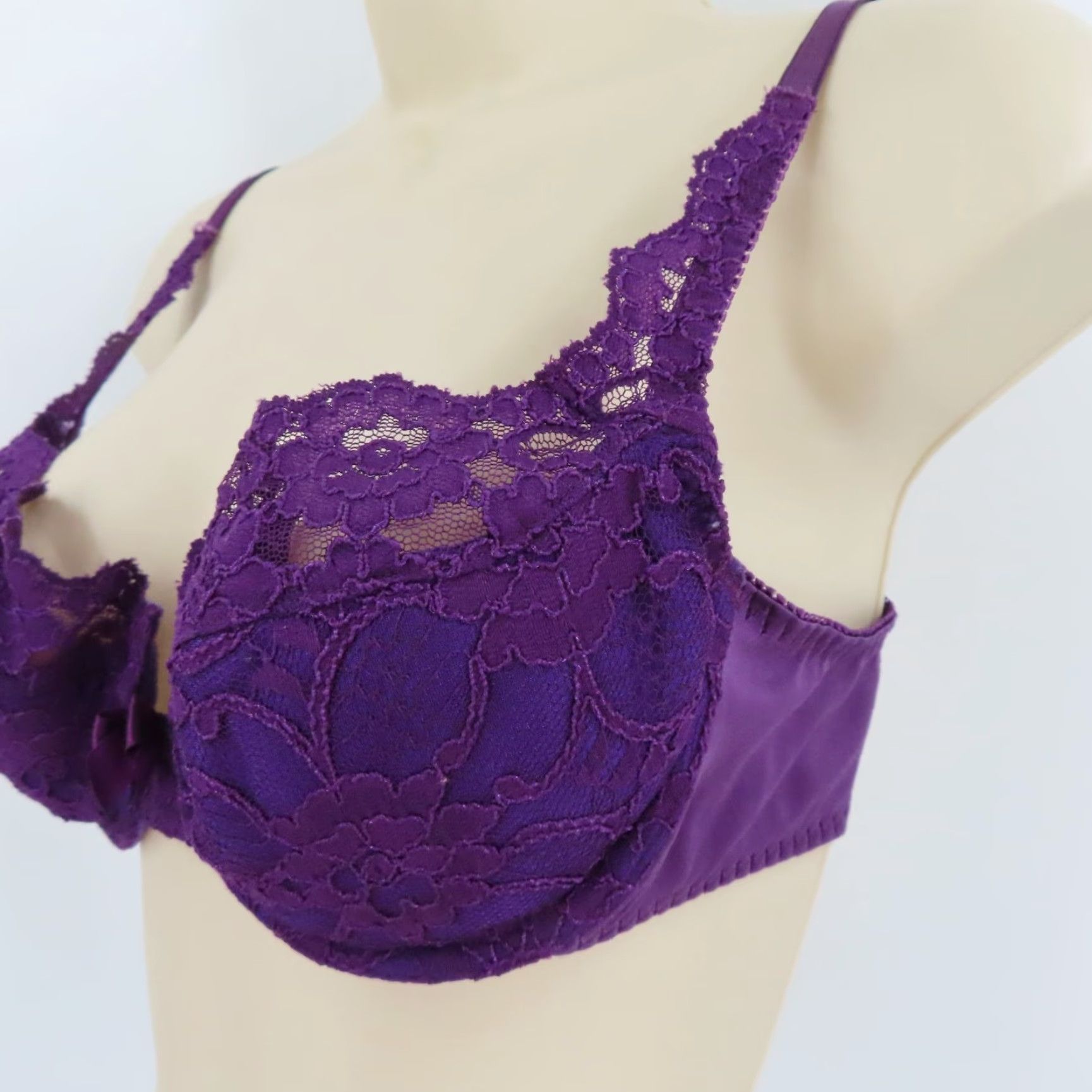 Victoria's Secret VINTAGE Victoria's Secret 36C Purple Floral Lace Bra Underwire Padded Balconette Size ONE SIZE - 4 Thumbnail
