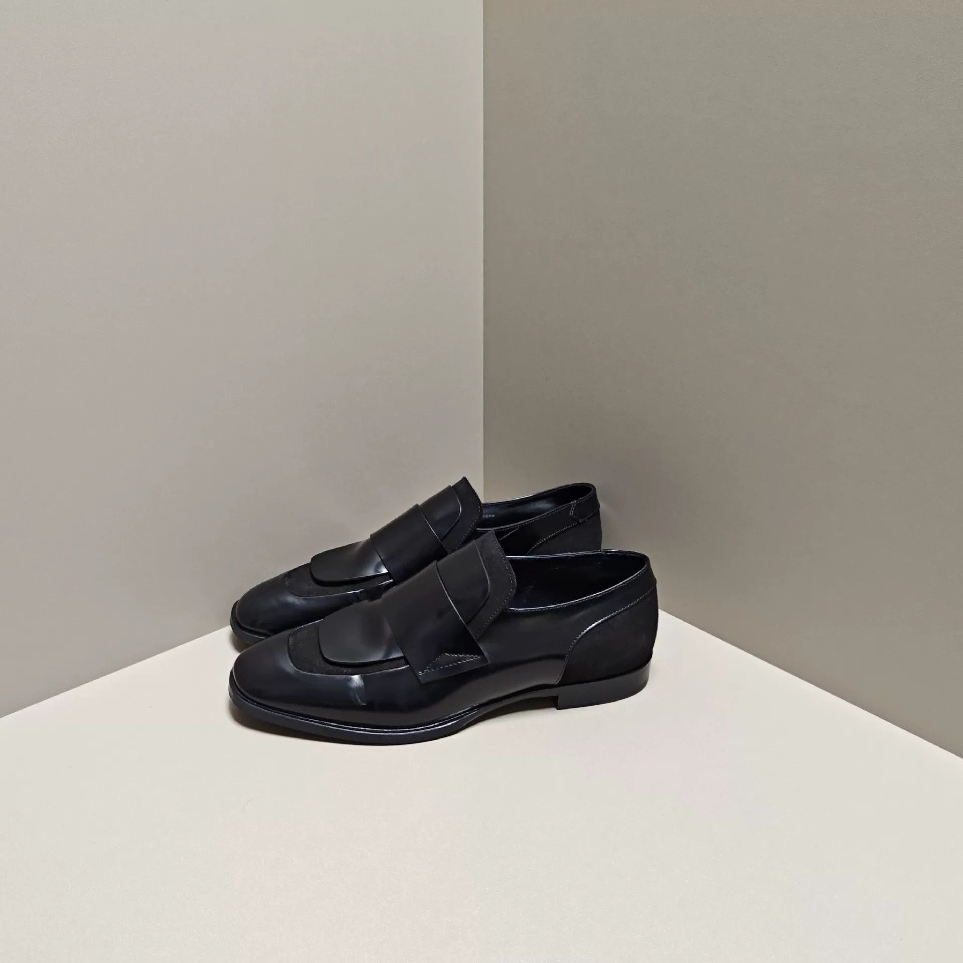 Jimmy Choo Jimmy Choo Lowtop Sneakers 11 Men Size US 11 / EU 44 - 1 Thumbnail