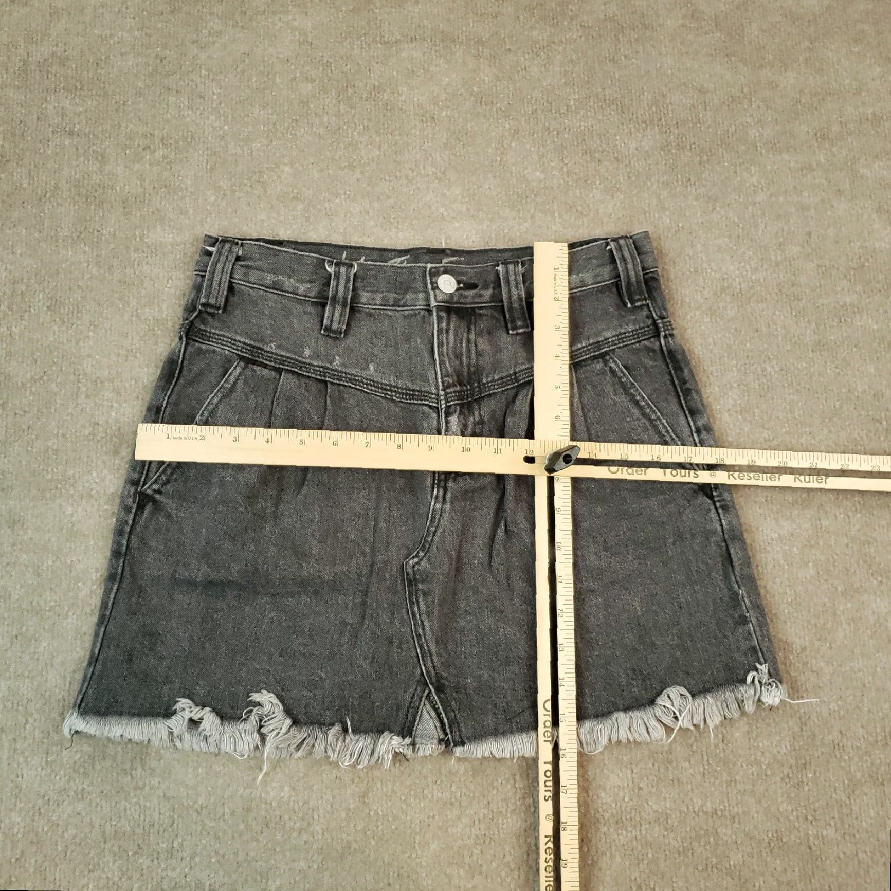 Vintage We The Free High Waisted Gray Denim Skirt Women's Size 26 Short Mini Casual Size 26" / US 2 / IT 38 - 2 Thumbnail