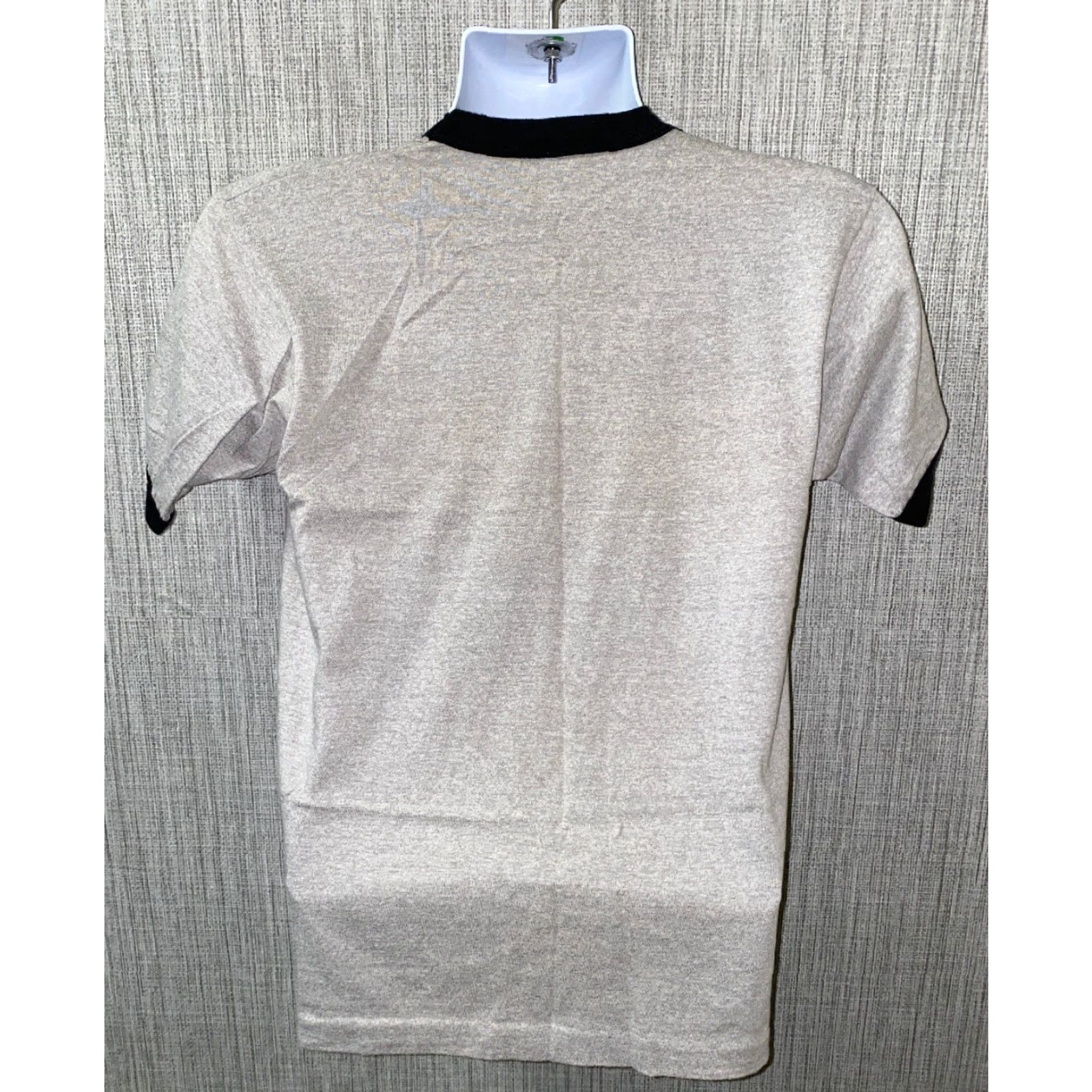 Vintage Vintage 1988 Screen Stars Mens Gray Short Sleeve T-Shirt Size L User: Vintage 1988 Screen Stars Mens Gray Short Sleeve T-Shirt Size L Size US L / EU 52-54 / 3 - 3 Thumbnail