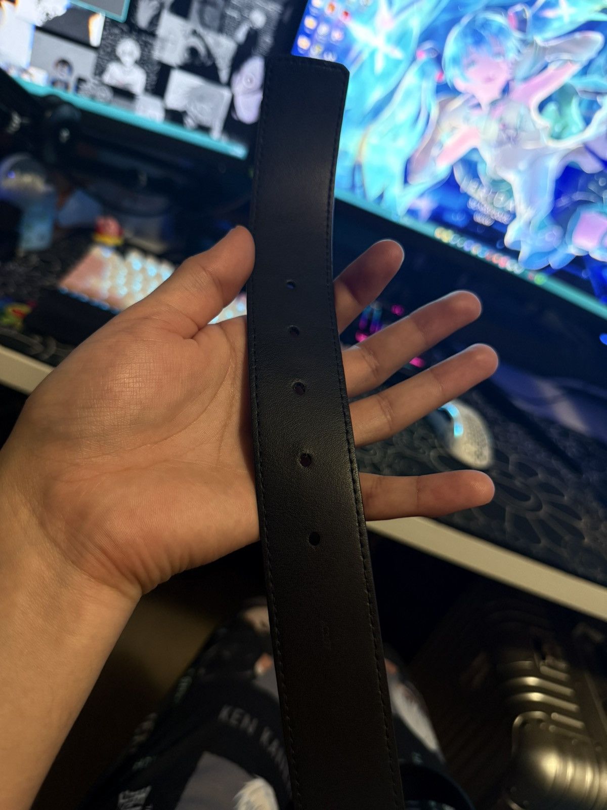 Louis Vuitton Louis Vuitton Taiga Leather Belt Size ONE SIZE - 7 Thumbnail