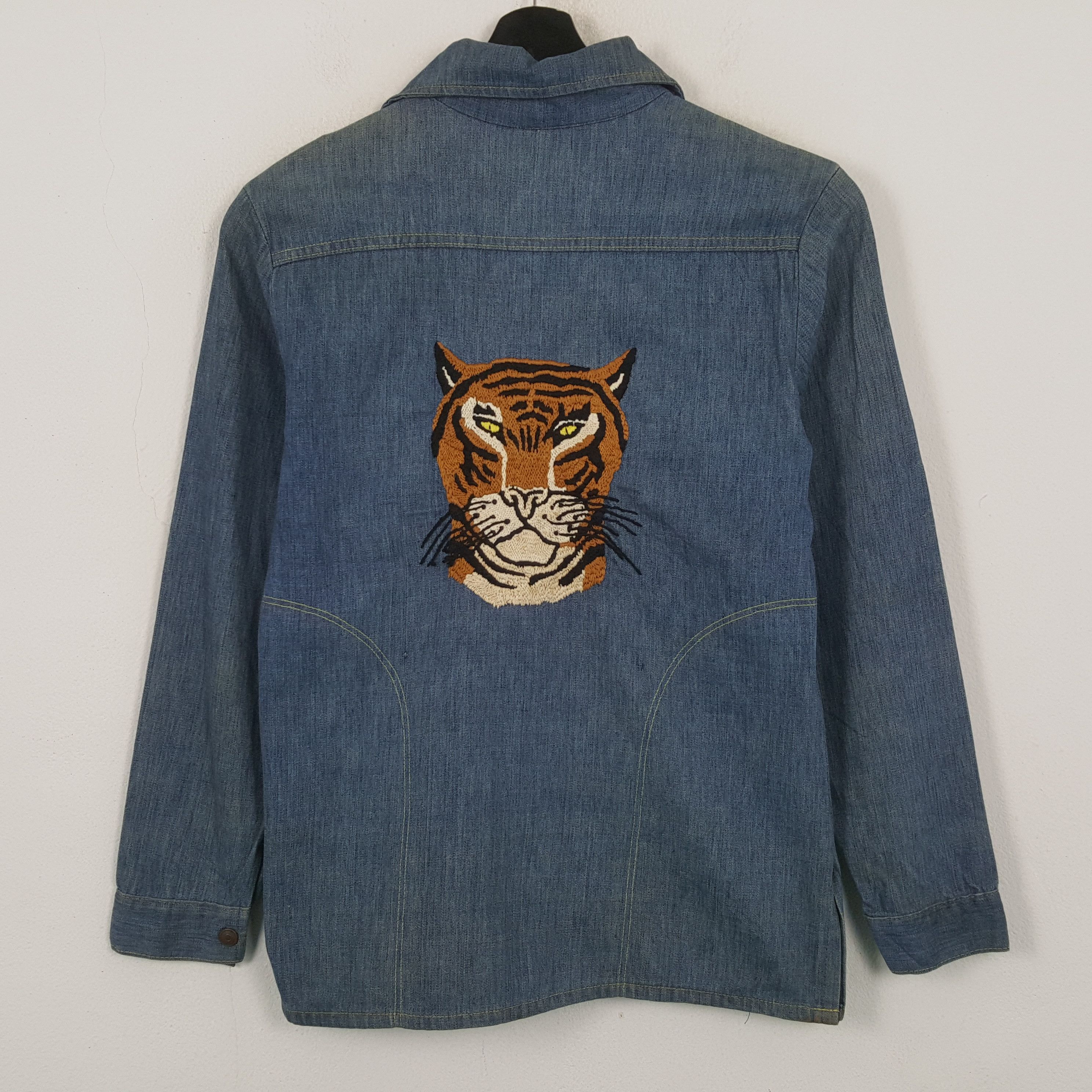 Vintage Tiger Head Streetwear Style Denim Shirt RR9 Size L / US 10 / IT 46 - 1 Thumbnail