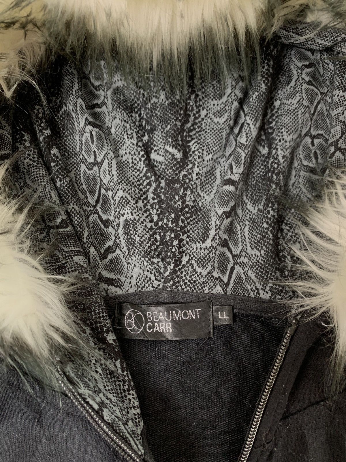 Le Grande Bleu (L.G.B.) Fur hoodie japanese style beaumont carr vkei grunge punk Size US L / EU 52-54 / 3 - 6 Thumbnail