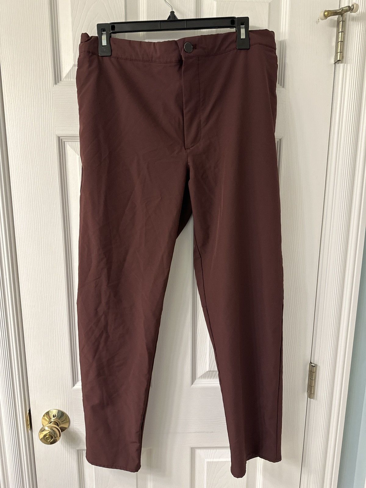 Banana Republic Banana Republic Tapered Pants (Burgundy, Slim Fit) Size US 34 / EU 50 - 1 Thumbnail