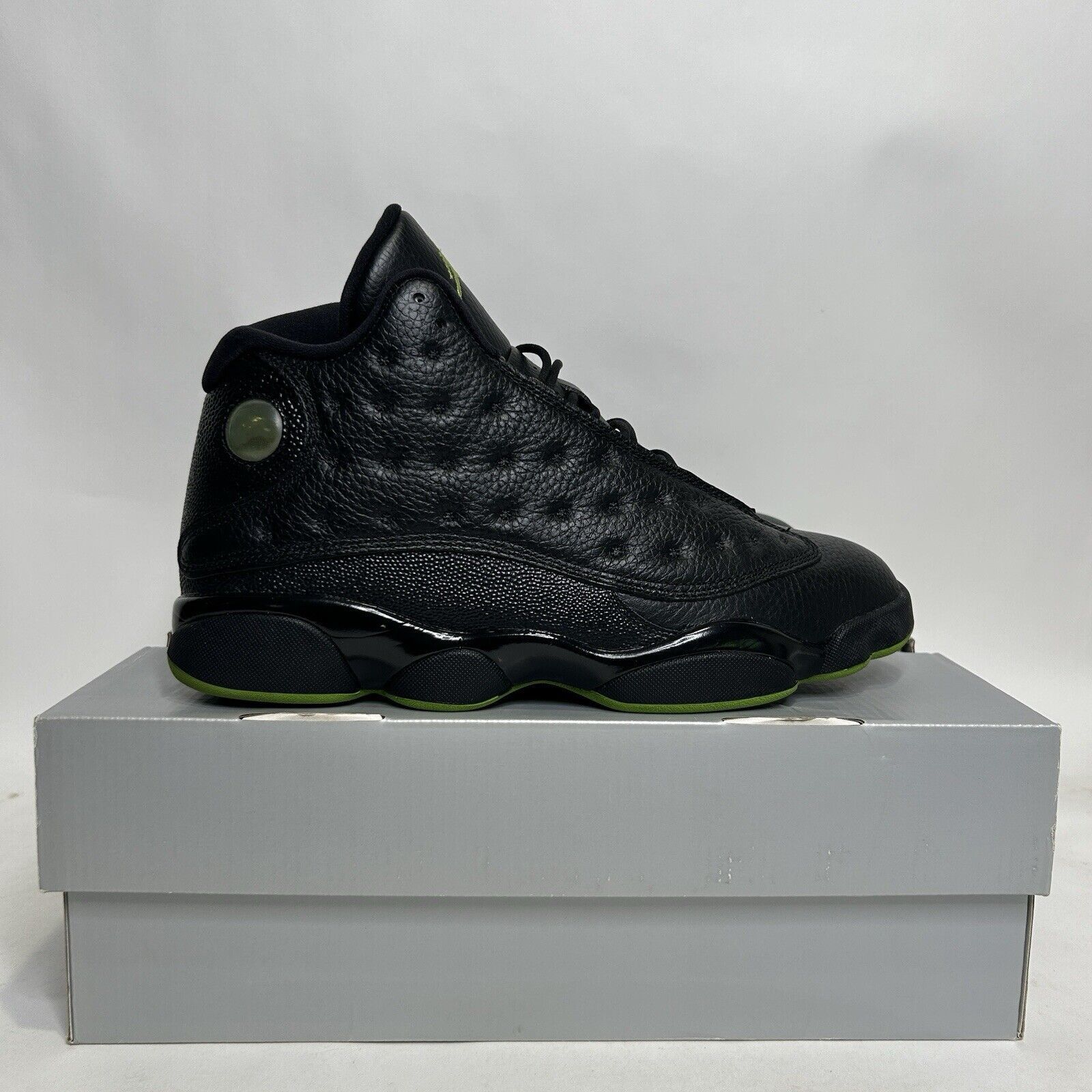 Jordan Brand Nike Air Jordan 13 Retro “Altitude/Black Green” 2017 Size US 10.5 / EU 43-44 - 4 Thumbnail