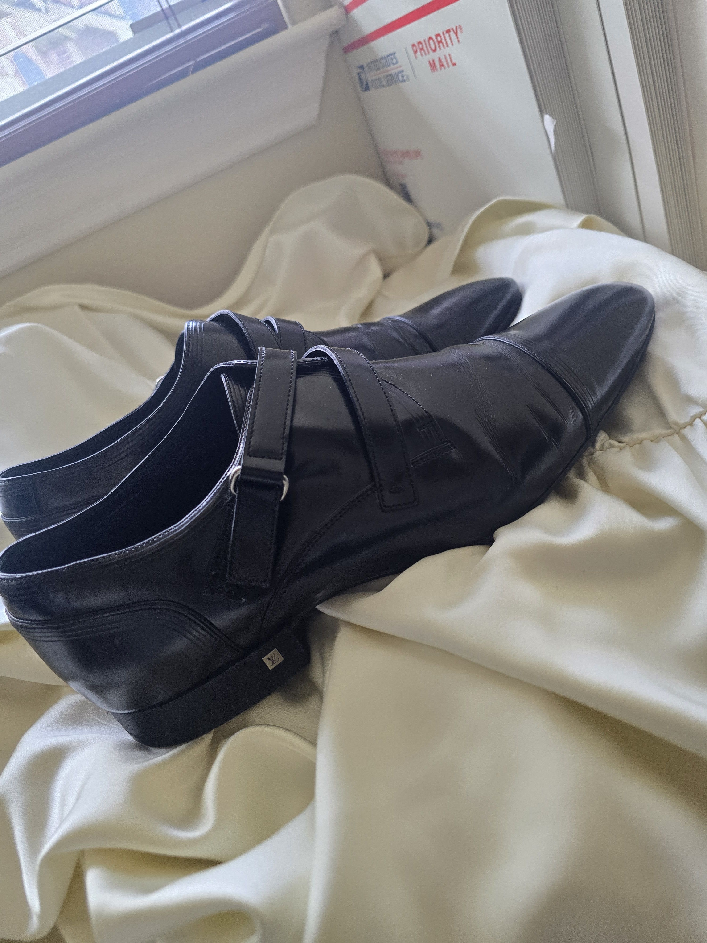 Louis Vuitton Louis Vuitton Equinox Derby Leather Double-Strap Closure Size US 10 / EU 43 - 3 Thumbnail