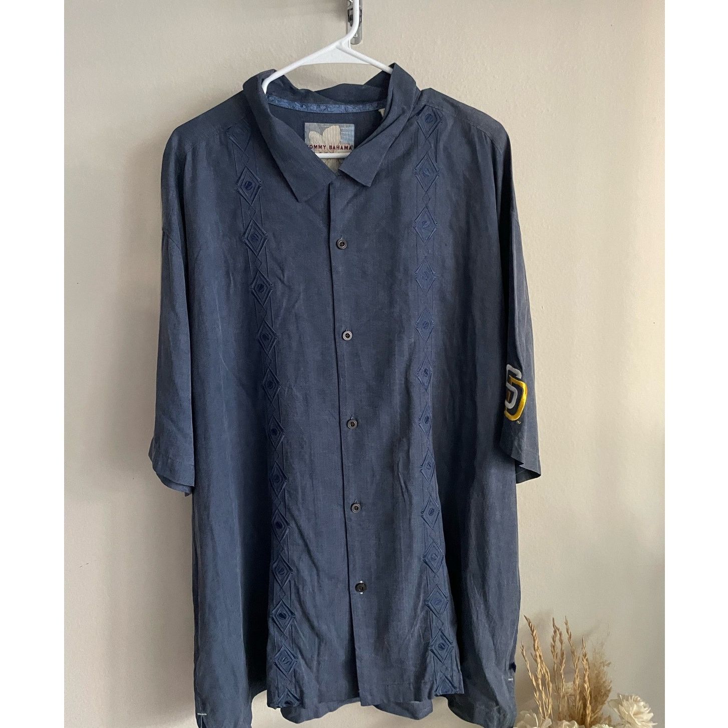 Tommy Bahama Tommy Bahama San Diego Padres button down shirt 3XL Size US XXL / EU 58 / 5 - 1 Thumbnail