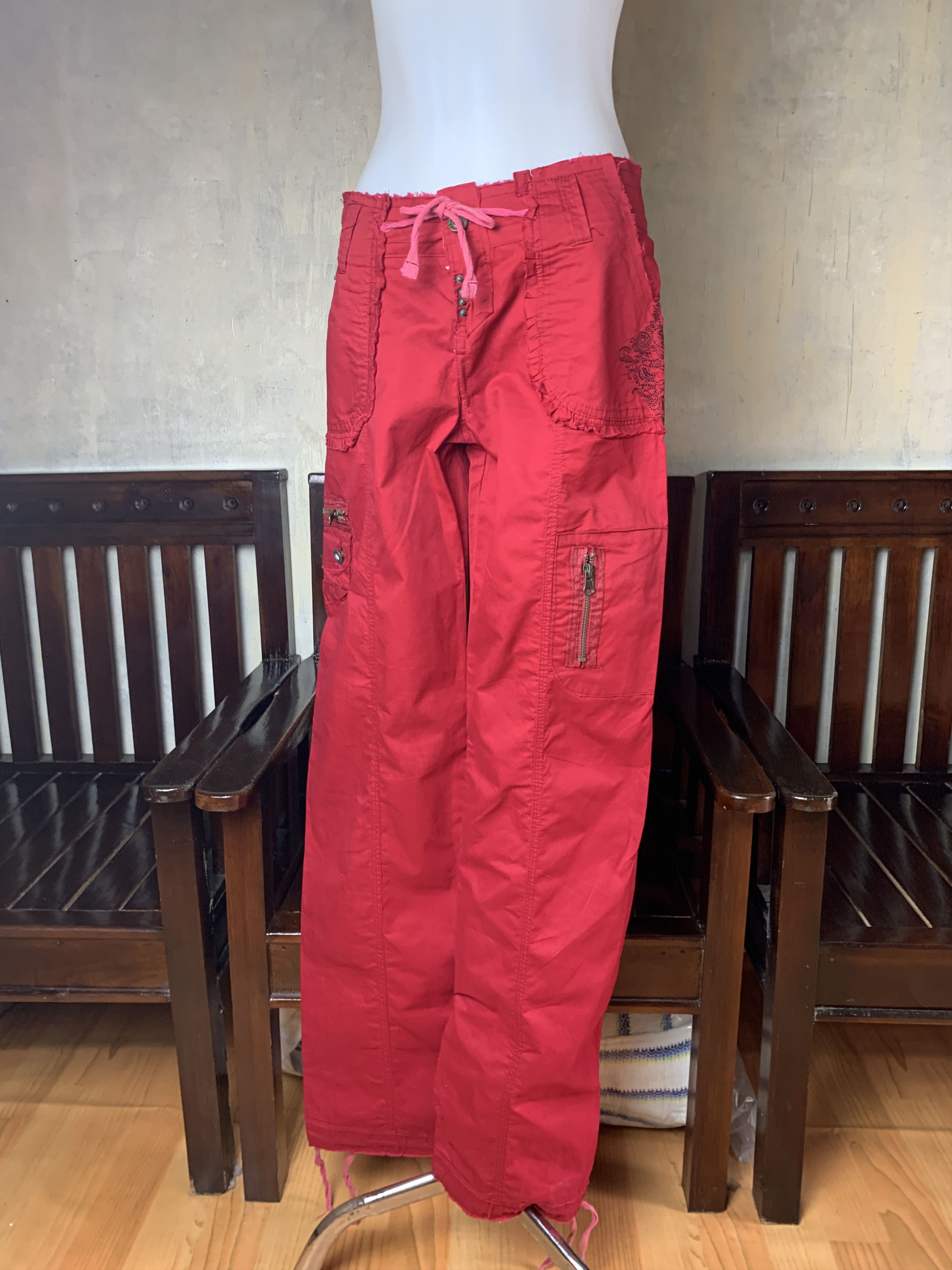 Enyce Enyce Red Tribal Combat Pants (28) Size 28" / US 6 / IT 42 - 3 Thumbnail