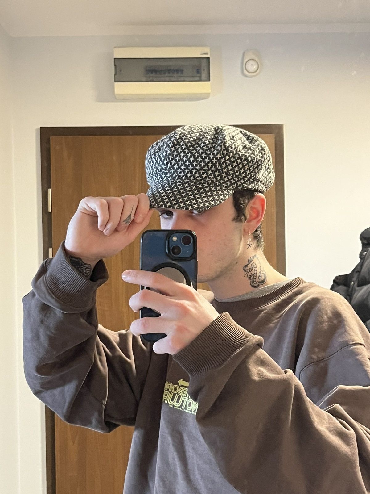 Vintage Cross stitched paper boy puff cap avant garde Size ONE SIZE - 2 Thumbnail