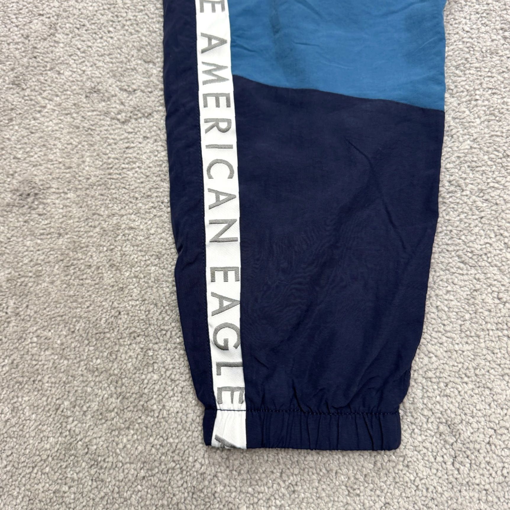 American Eagle Outfitters American Eagle Outfitters Nylon Jogger Pants Mens S Navy Blue Logo Size US 29 - 4 Thumbnail