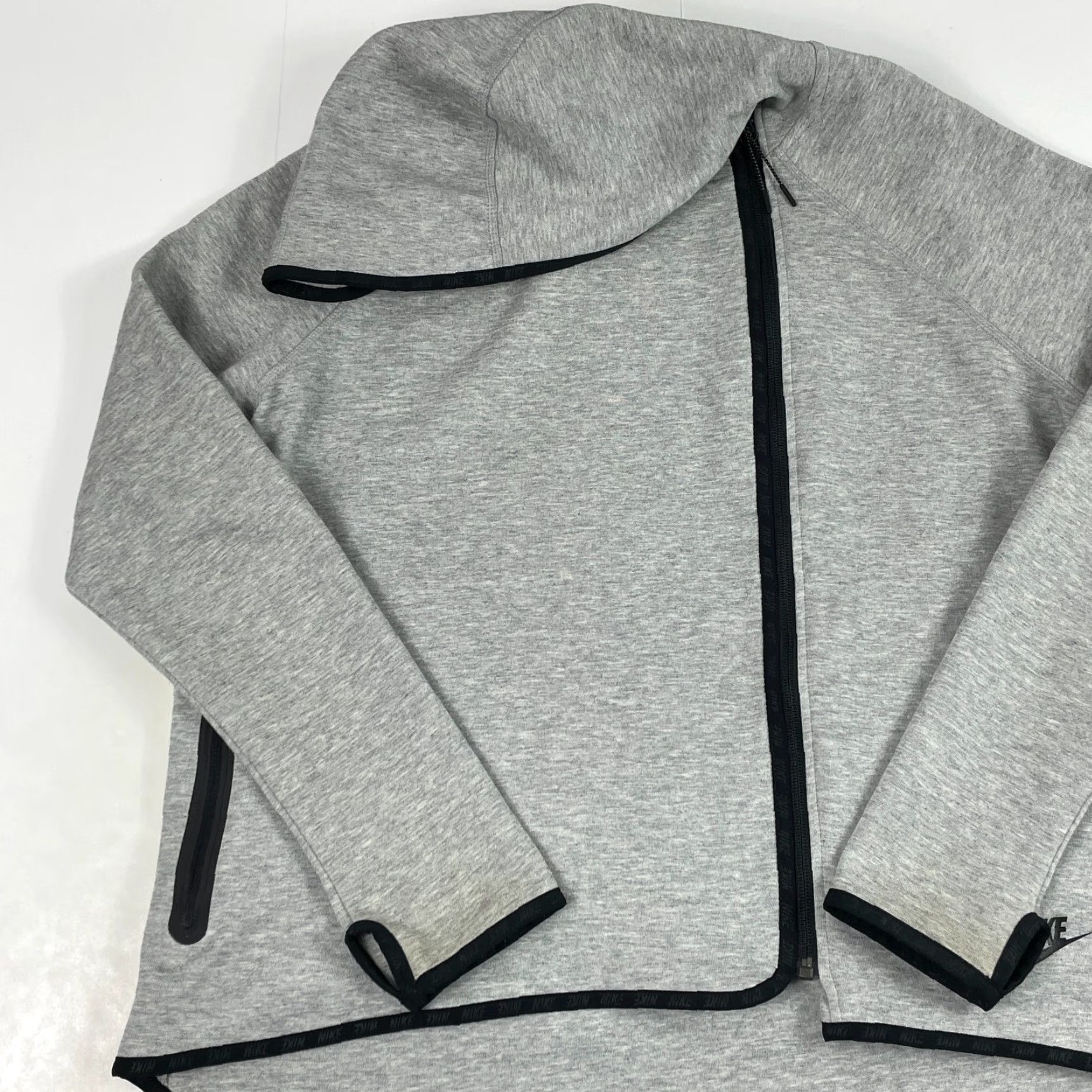 Nike Nike Hoodie Womens Large Gray Tech Fleece Asymmetric Cape Full Zip Size L / US 10 / IT 46 - 2 Thumbnail
