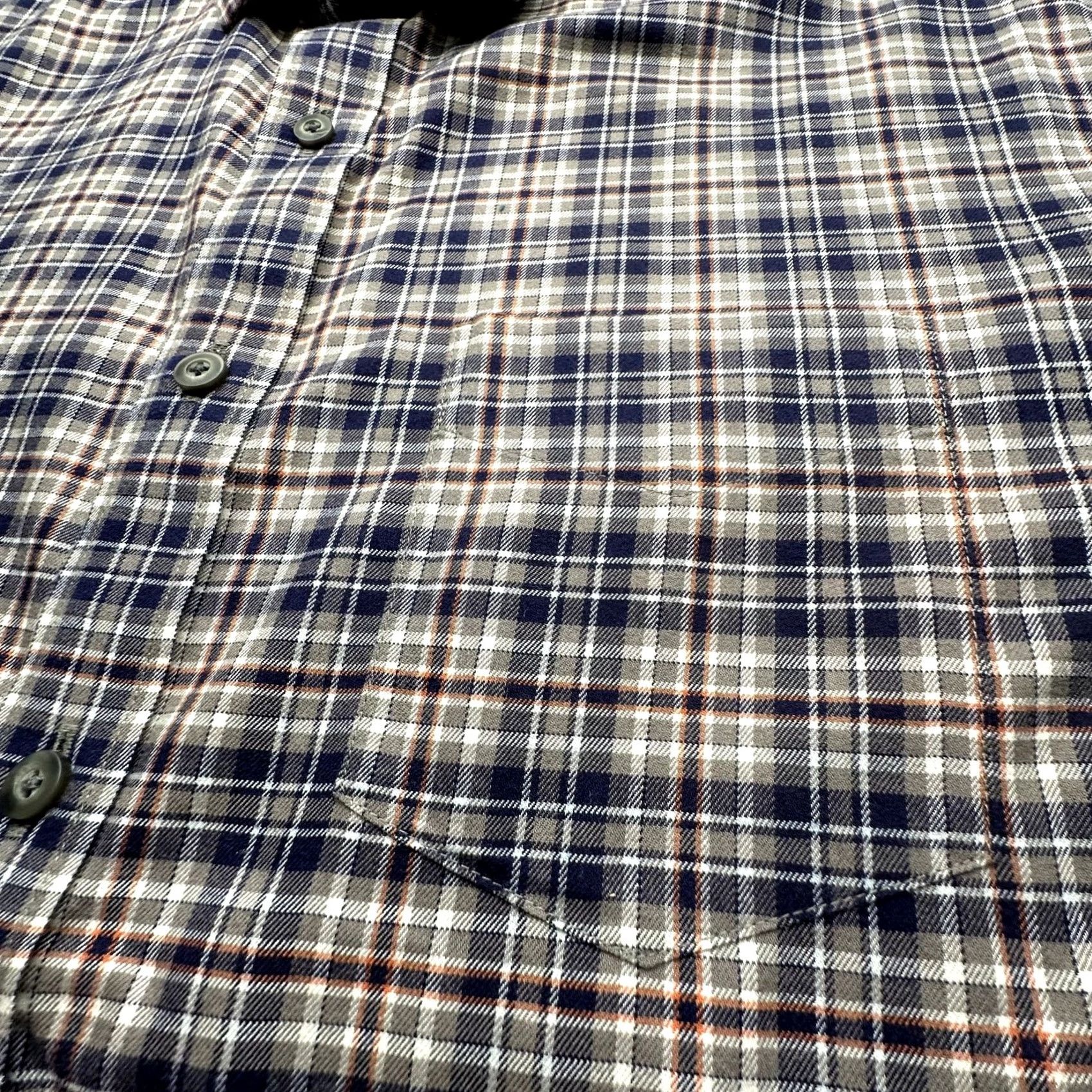 UNTUCKit UNTUCKit Marchesi Wrinkle Free Plaid Long Sleeve Button Shirt Mens Large Gray Size US L / EU 52-54 / 3 - 7 Thumbnail