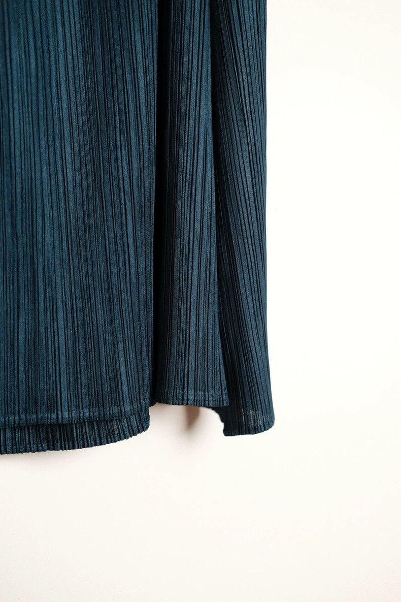 Issey Miyake issey miyake size:4 Peacock blue skirt Size 42" / US 20 - 6 Thumbnail
