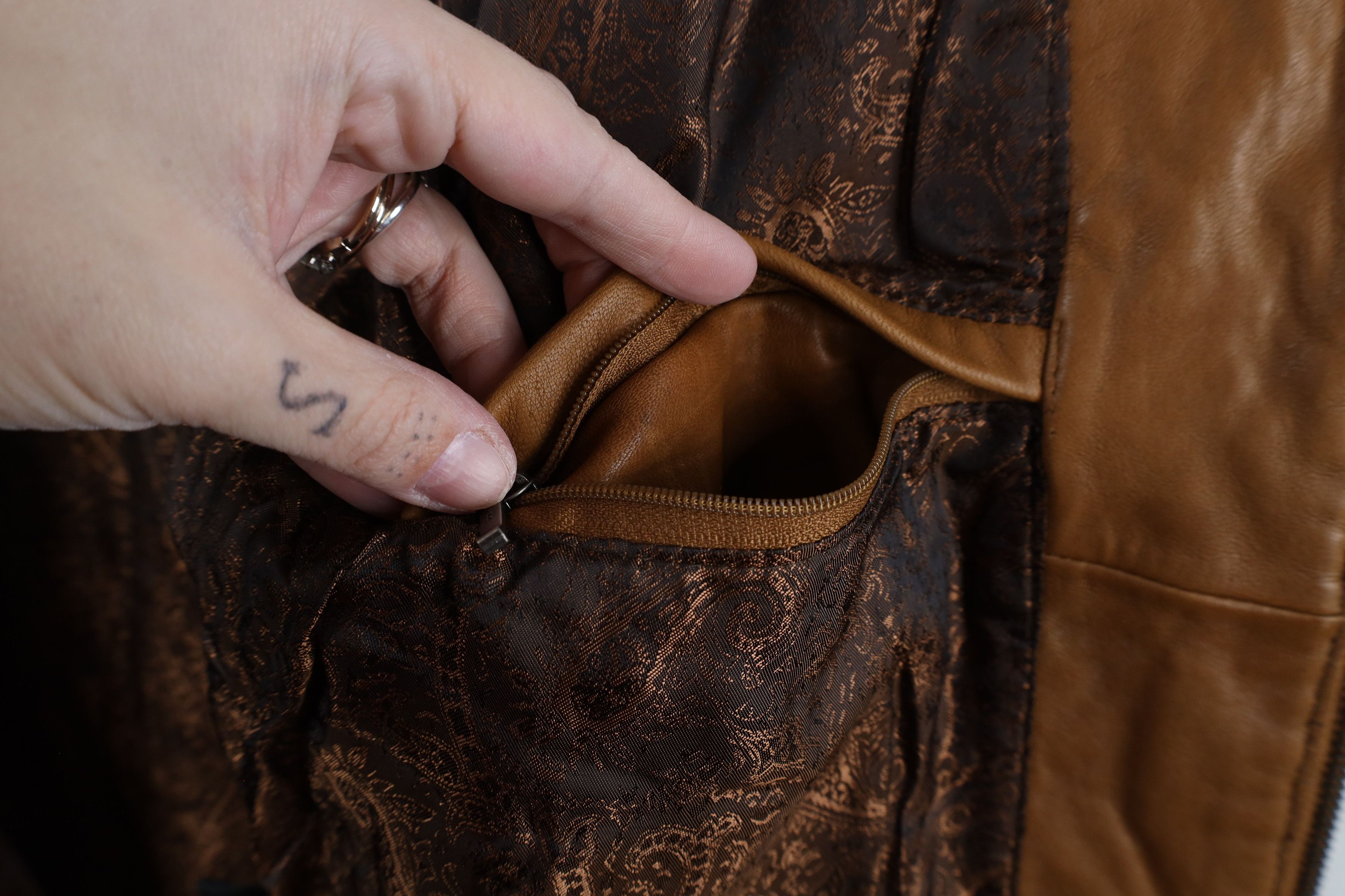 Vintage Deadstock Vintage 90s Streetwear Leather Jacket Brown Size US L / EU 52-54 / 3 - 14 Thumbnail