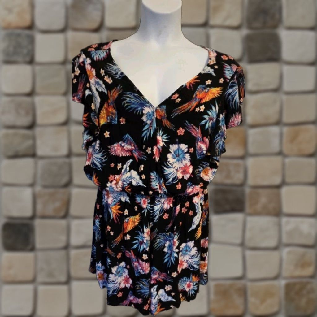Vintage Terra & Sky Hawaiian Floral Crinkle Romper Shorts Top 1X Black Women Romper Hawaiian Floral 1X? Size XL / US 12-14 / IT 48-50 - 1 Thumbnail