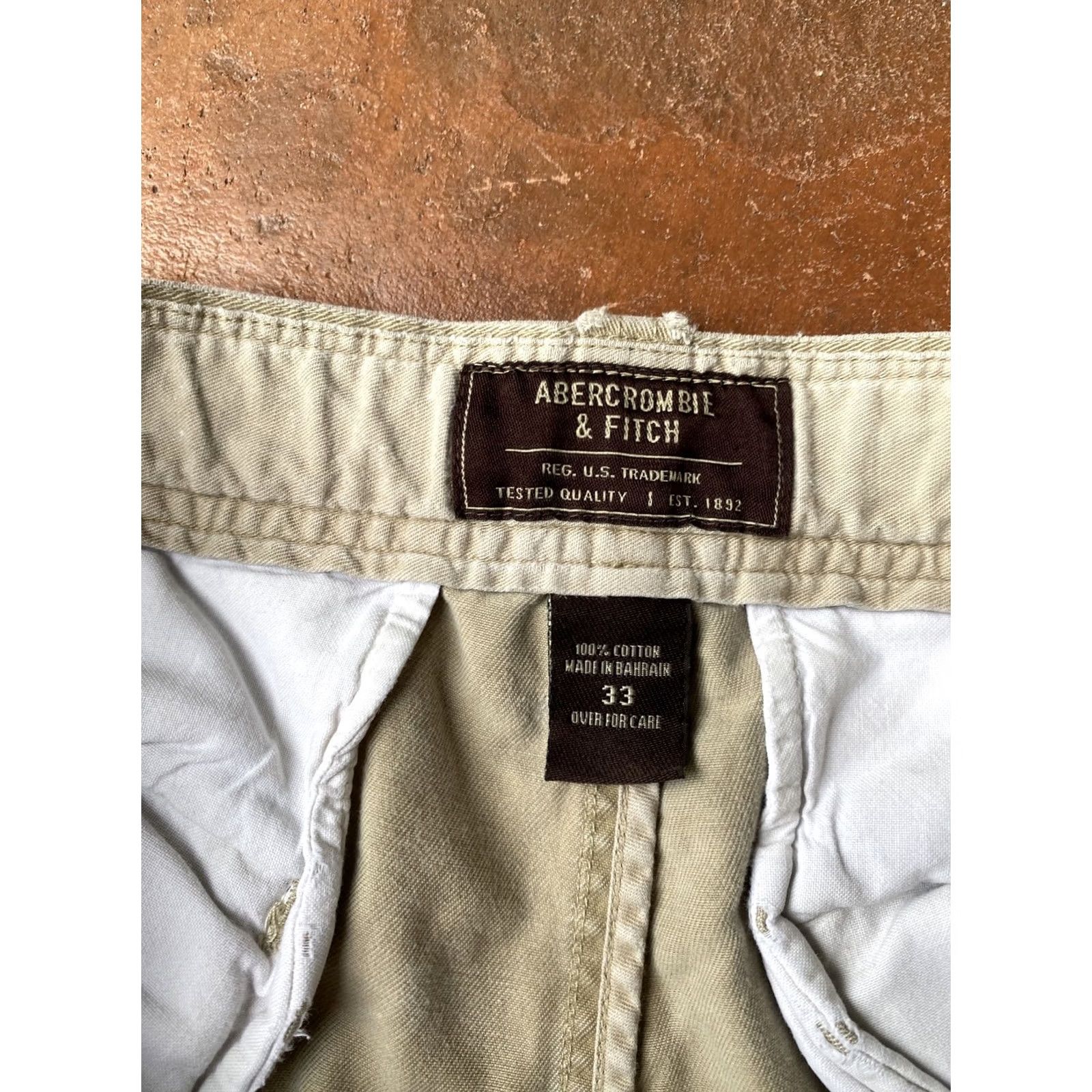 Abercrombie & Fitch Abercrombie & Fitch Cargo Utility Shorts Beige Tan Army Distressed 33 Men Cargo Shorts Regular Beige 90s Vintage? (No) Size US 33 - 7 Thumbnail