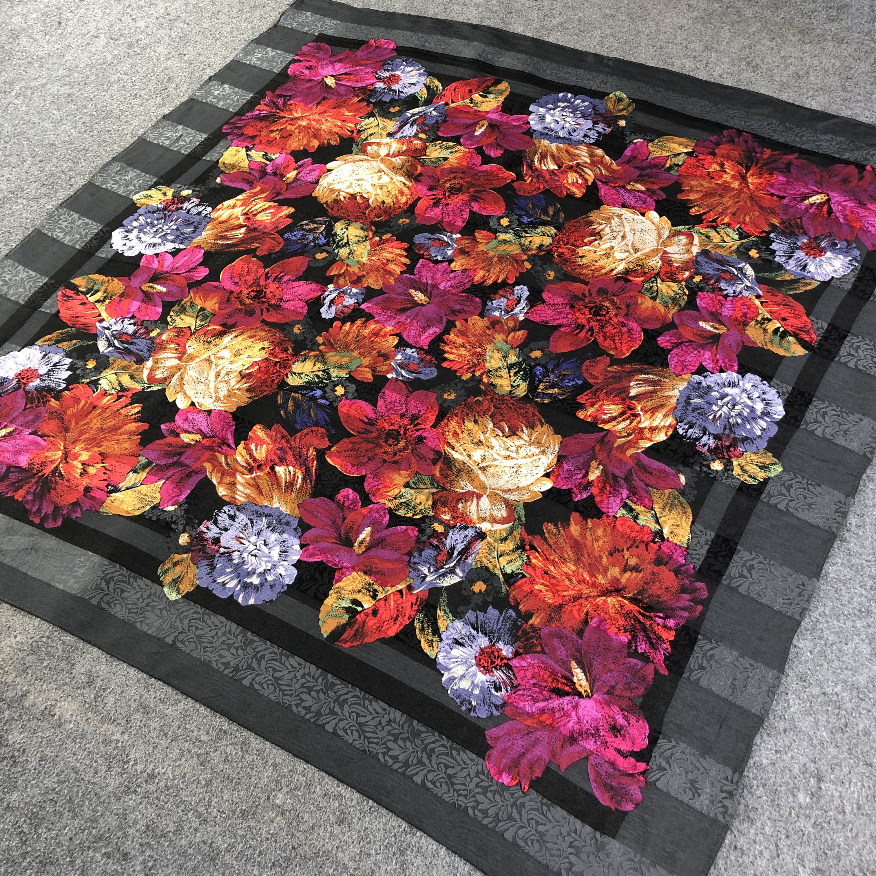 Vintage Luxury Floral Silk Scarf M648 Size ONE SIZE - 2 Thumbnail