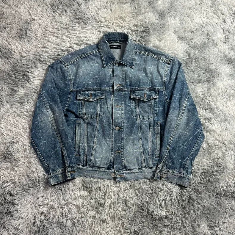Balenciaga Balenciaga All-over Printed Denim Jacket Size US S / EU 44-46 / 1 - 1 Thumbnail