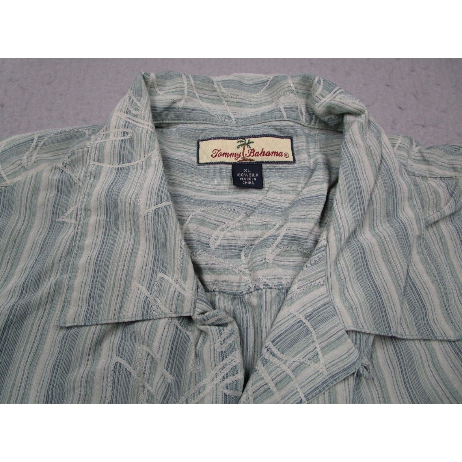 Tommy Bahama VINTAGE Tommy Bahama Mens XL Green Floral Silk Short Sleeve Hawaiian Button Up Shirt Size US XL / EU 56 / 4 - 3 Thumbnail