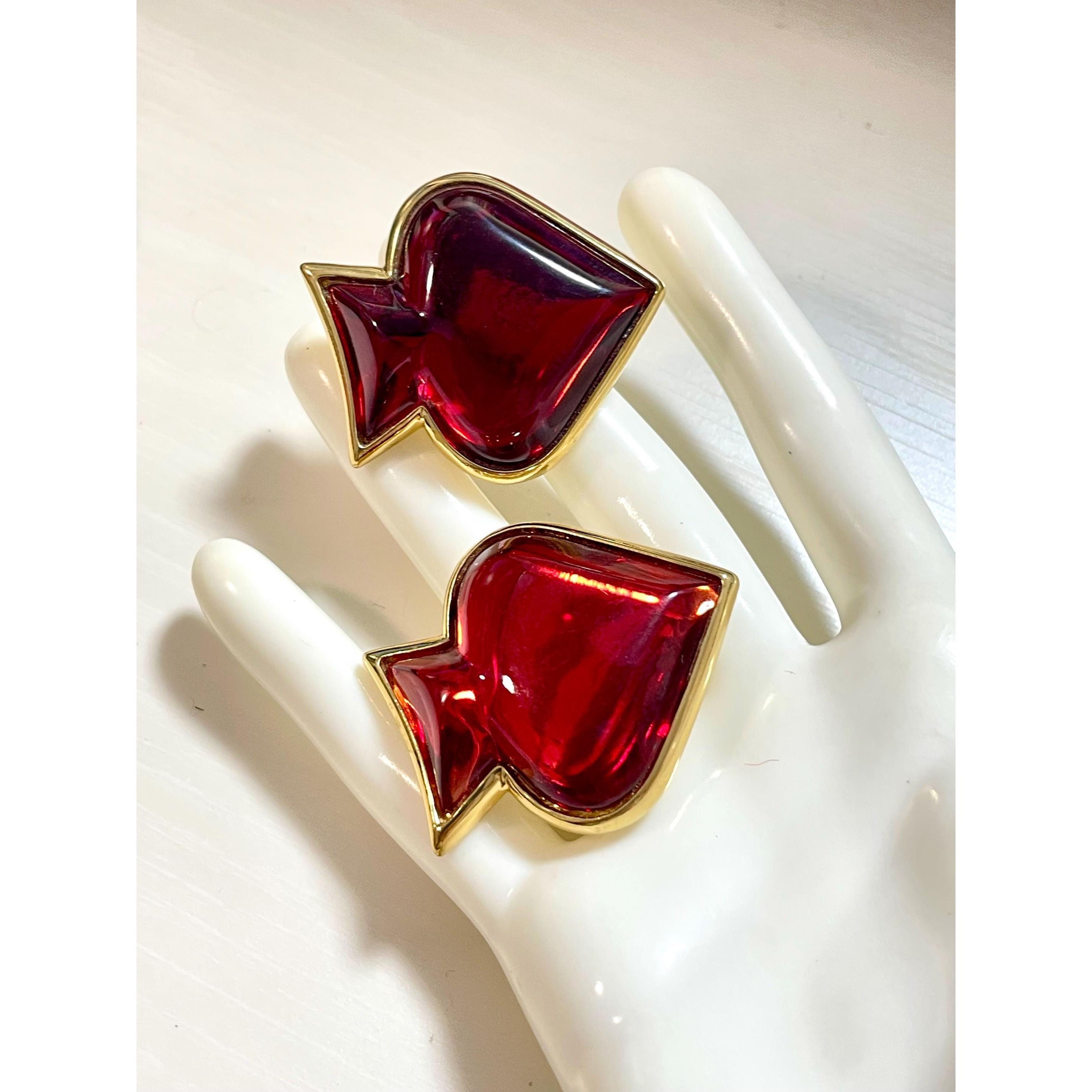 Yves Saint Laurent Vintage Yves Saint Laurent red gripoix stone spade earrings Size ONE SIZE - 3 Thumbnail