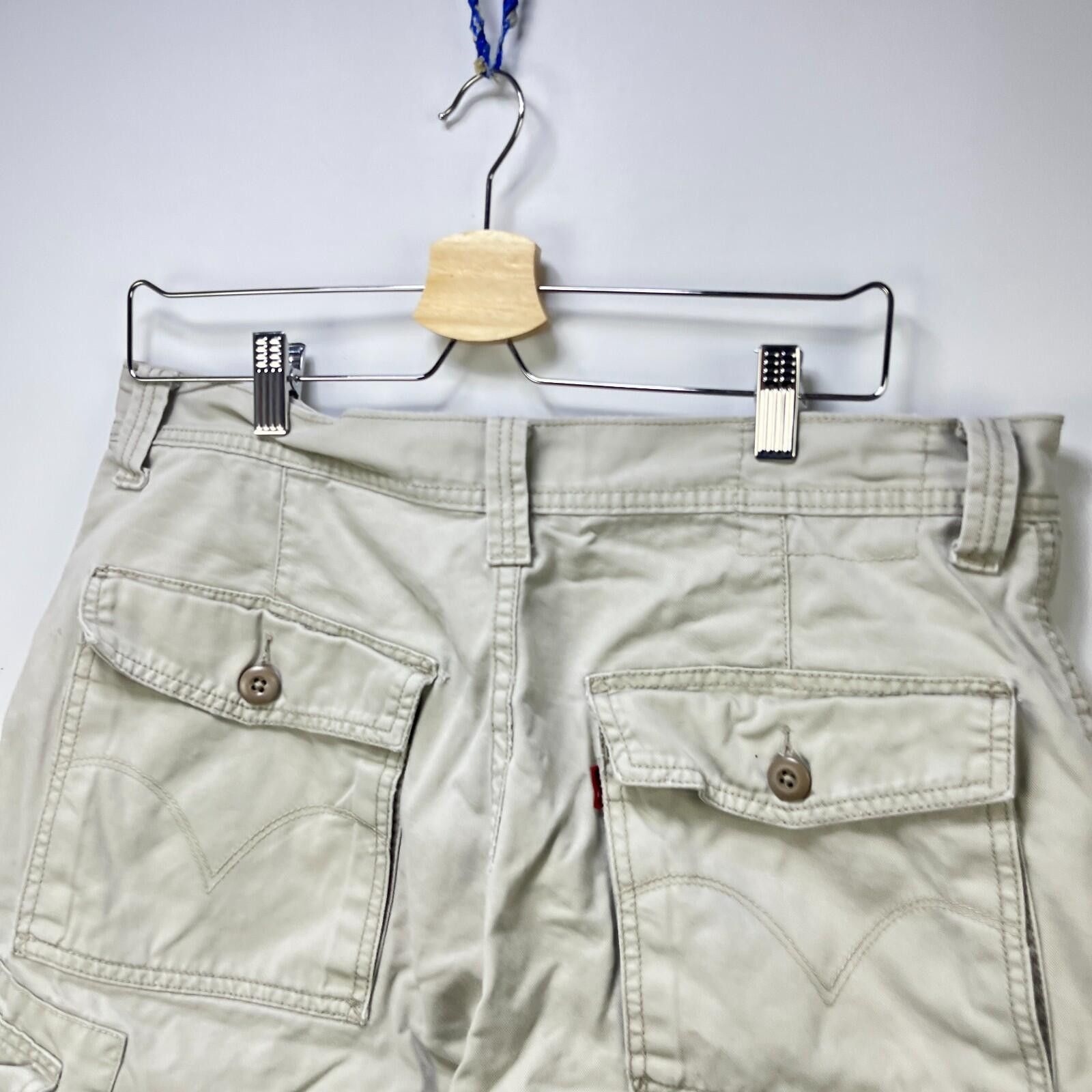 Levi's Vintage Levis Cargo Shorts Y2K 34 Beige Size US 34 / EU 50 - 2 Thumbnail