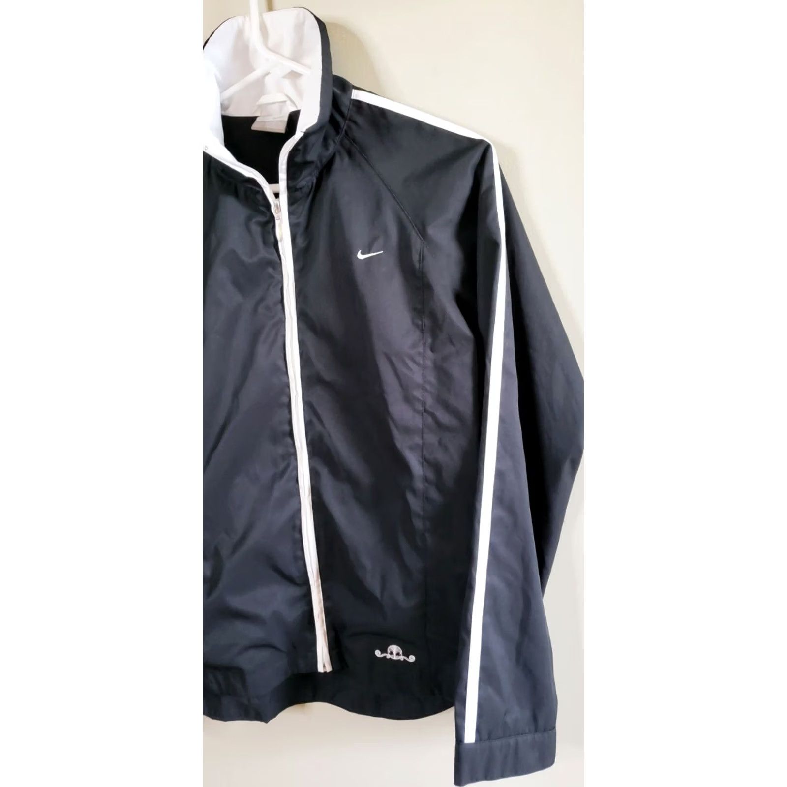 Nike VINTAGE Nike Women's Track Jacket Cropped Black White 8-10 Medium Polyester Full Zip Lightweight Reflective Pockets Running & Jogging Womens Size M / US 6-8 / IT 42-44 - 2 Thumbnail