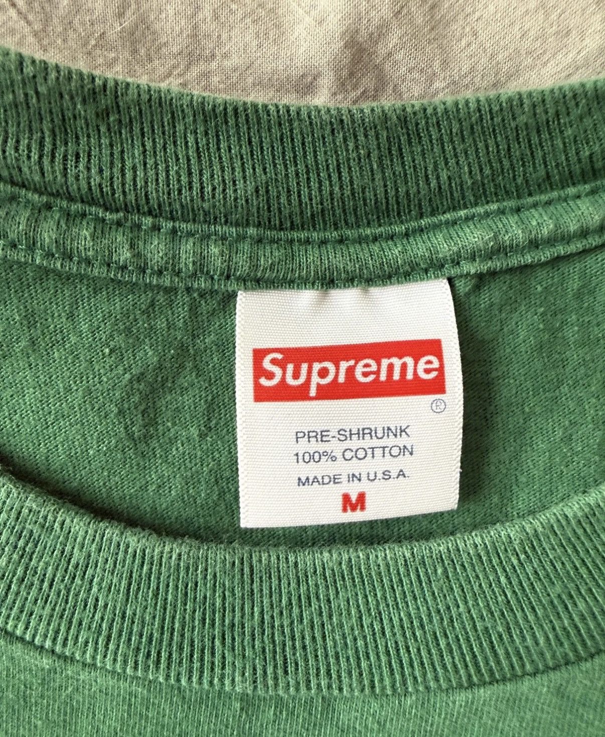 Kaws × Supreme Supreme box logo Size US M / EU 48-50 / 2 - 6 Thumbnail