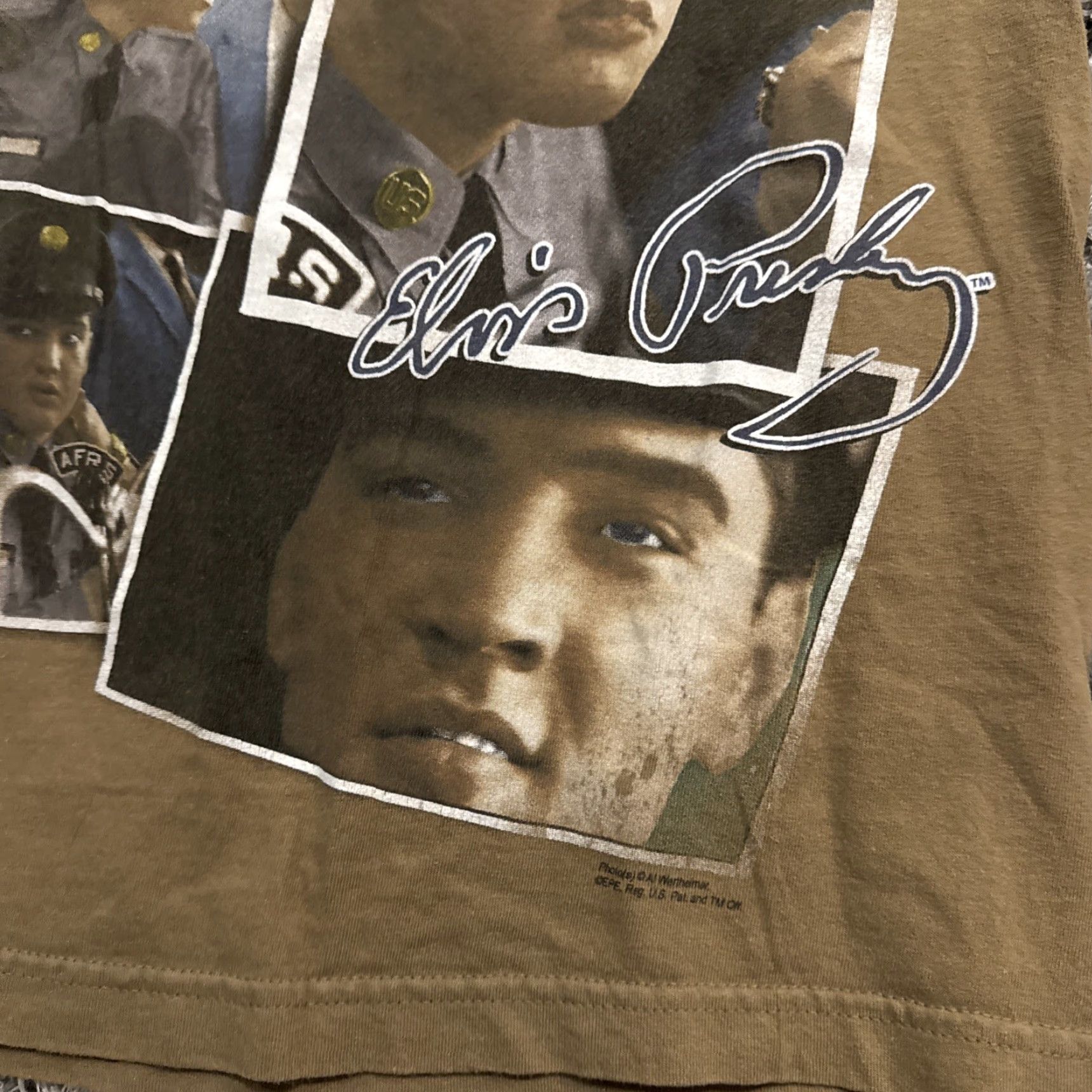 Vintage VINTAGE Elvis Presley Las Vegas U.S. Army T-Shirt Adults Small S Graphic Brown Unisex Shirts Mens Womens Size US S / EU 44-46 / 1 - 2 Thumbnail