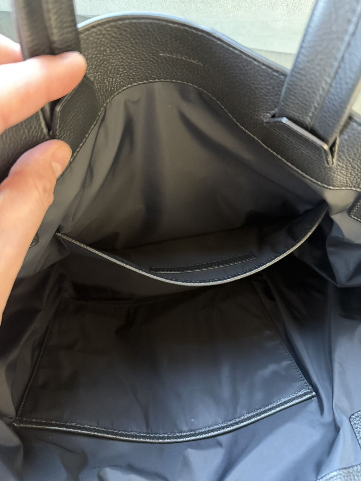 Balenciaga Balenciaga leather Car Sling/tote bag RARE with dust bag Size ONE SIZE - 16 Thumbnail